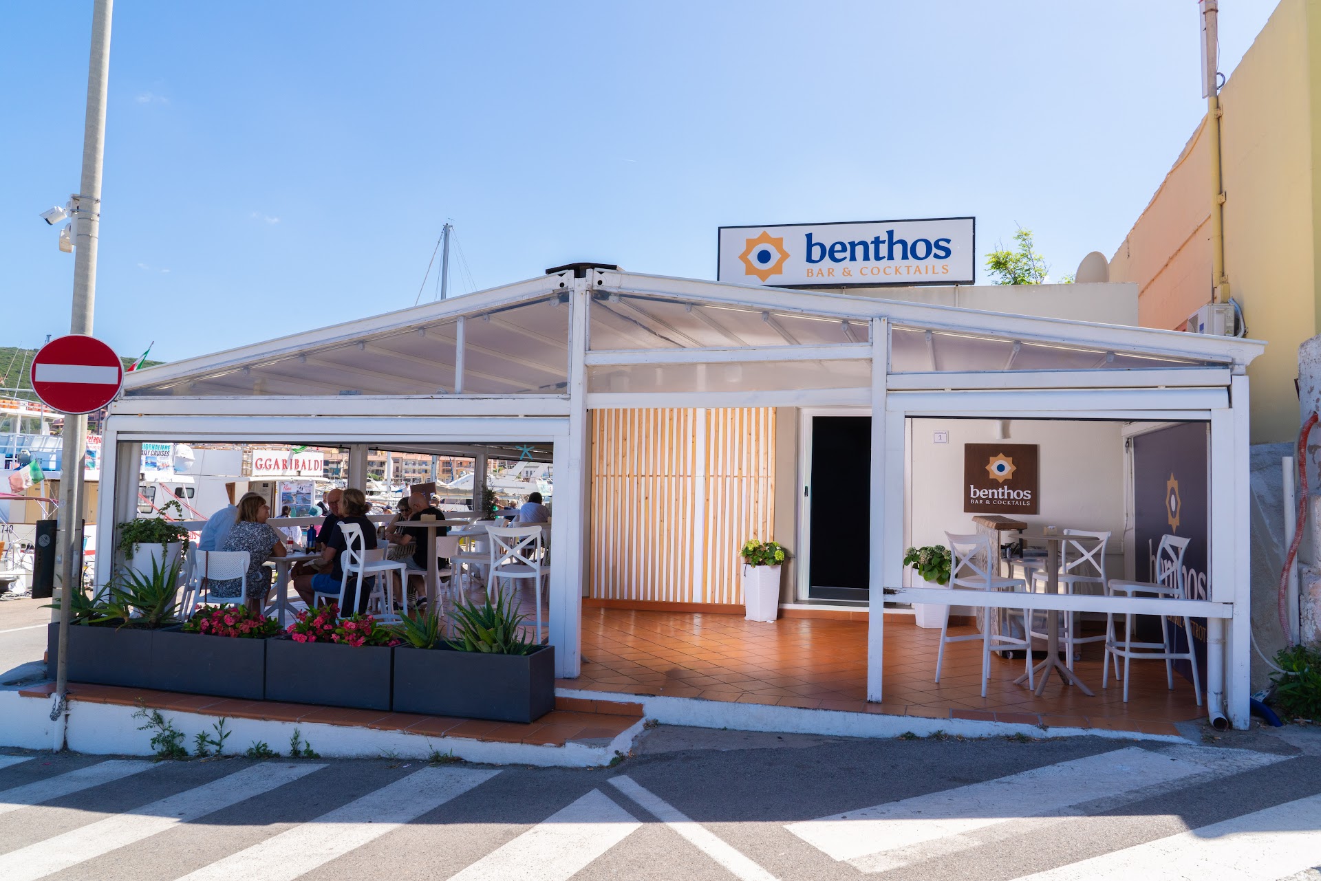 Benthos Palau - Bar Cocktail Bistrot