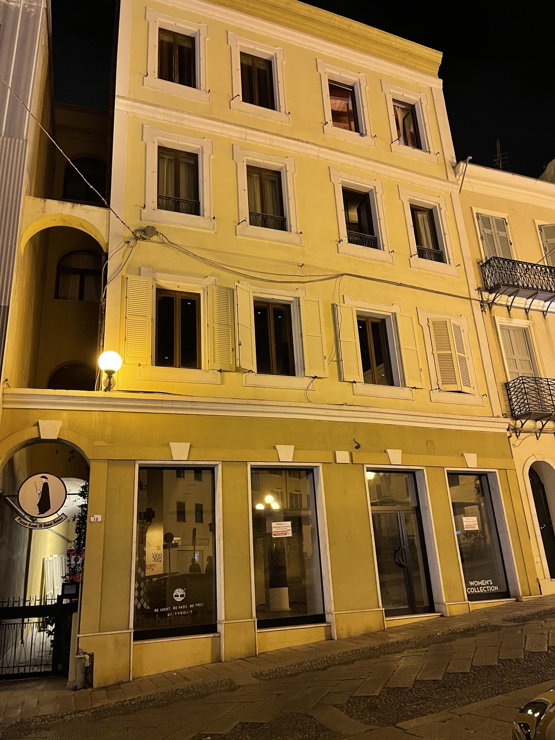 Piazza Azuni 18