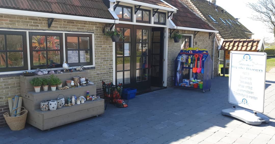 Supermarkets & Groceries in Hoorn