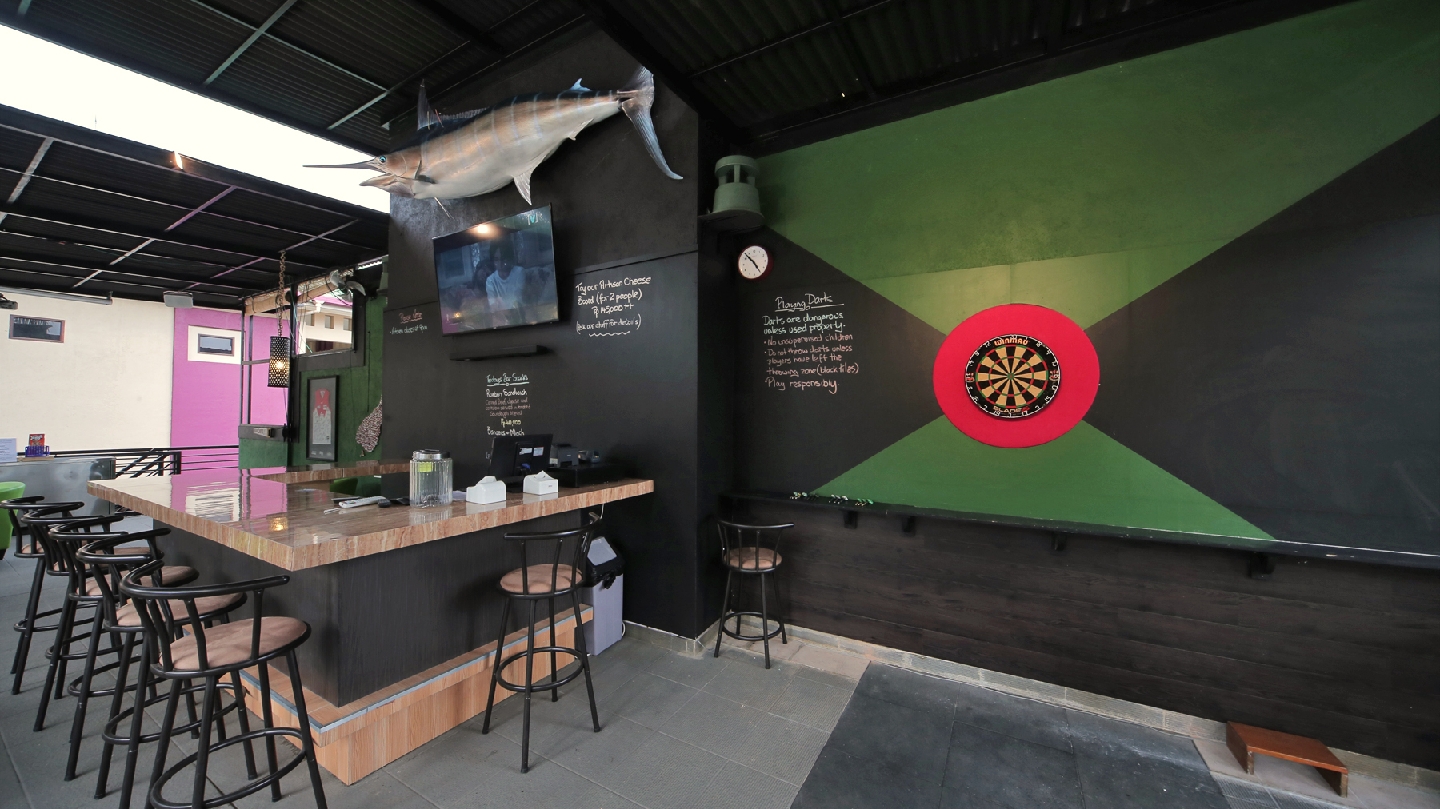 De Upper Deck Sports Bar