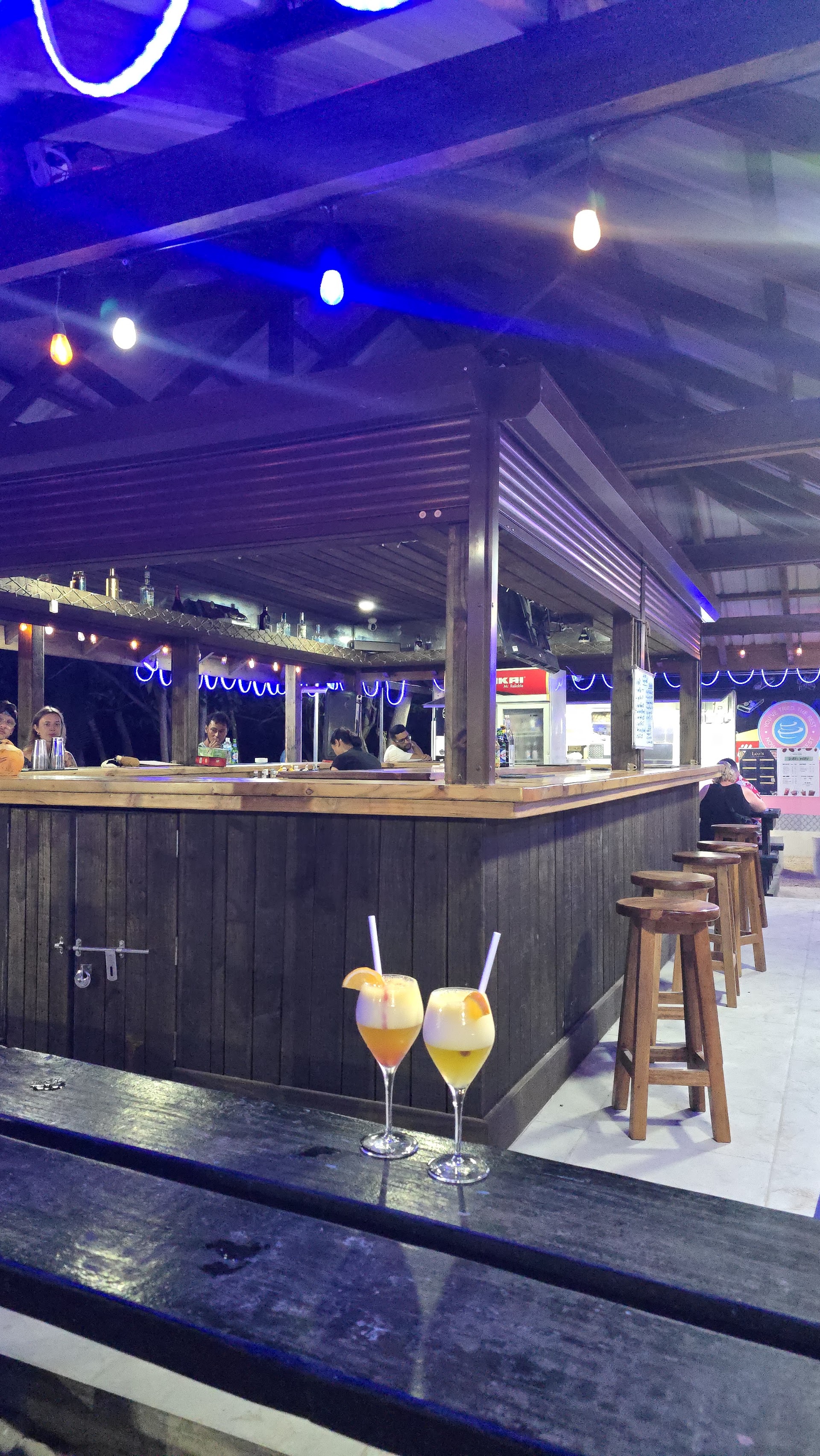 Leo’s Bar