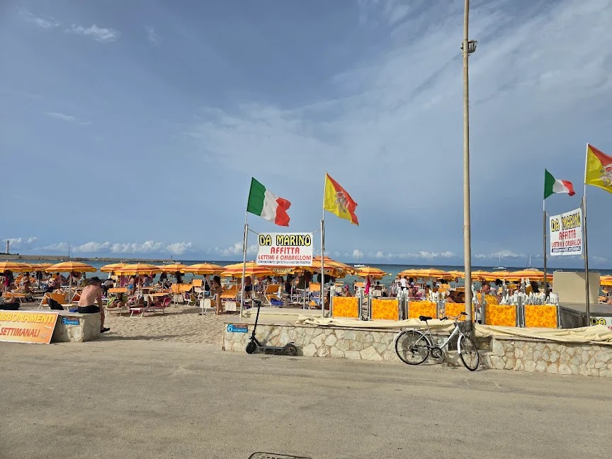 Noleggio Ombrelloni Da Marino Ignazia, Gaspare e figlie