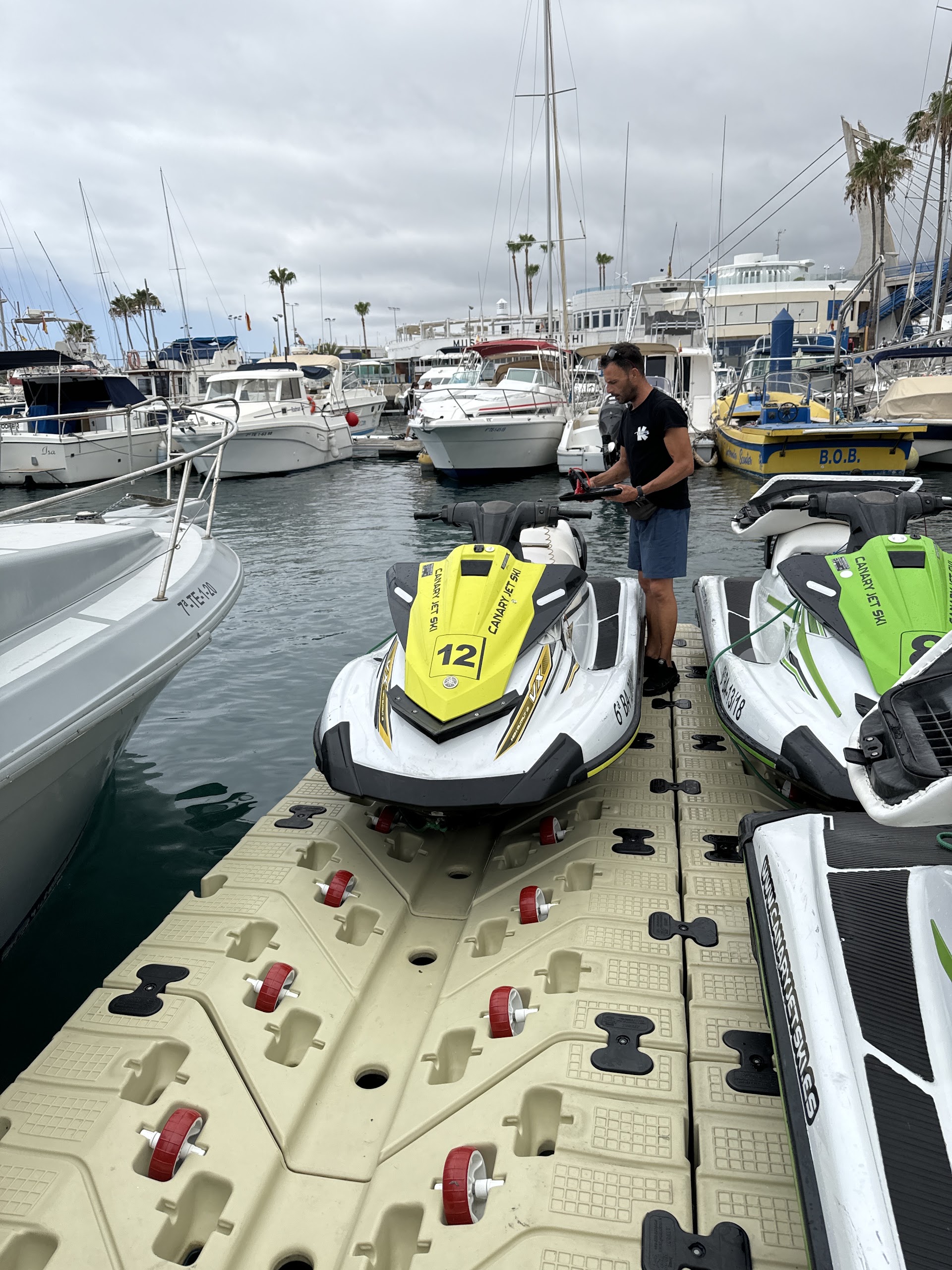 Canary Jet Ski - Alquiler de Motos de Agua en Puerto Colón Tenerife