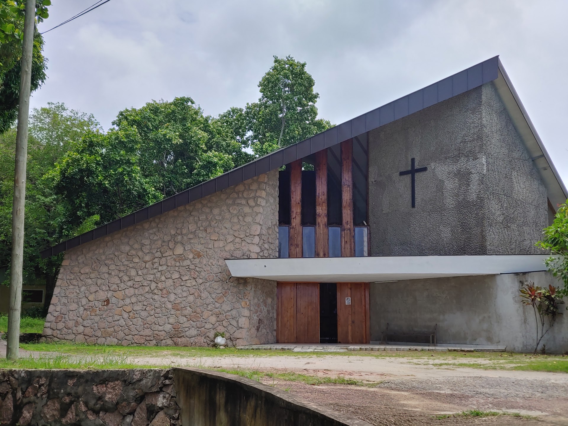 Notre Dame de Sacre Coeur Chapel