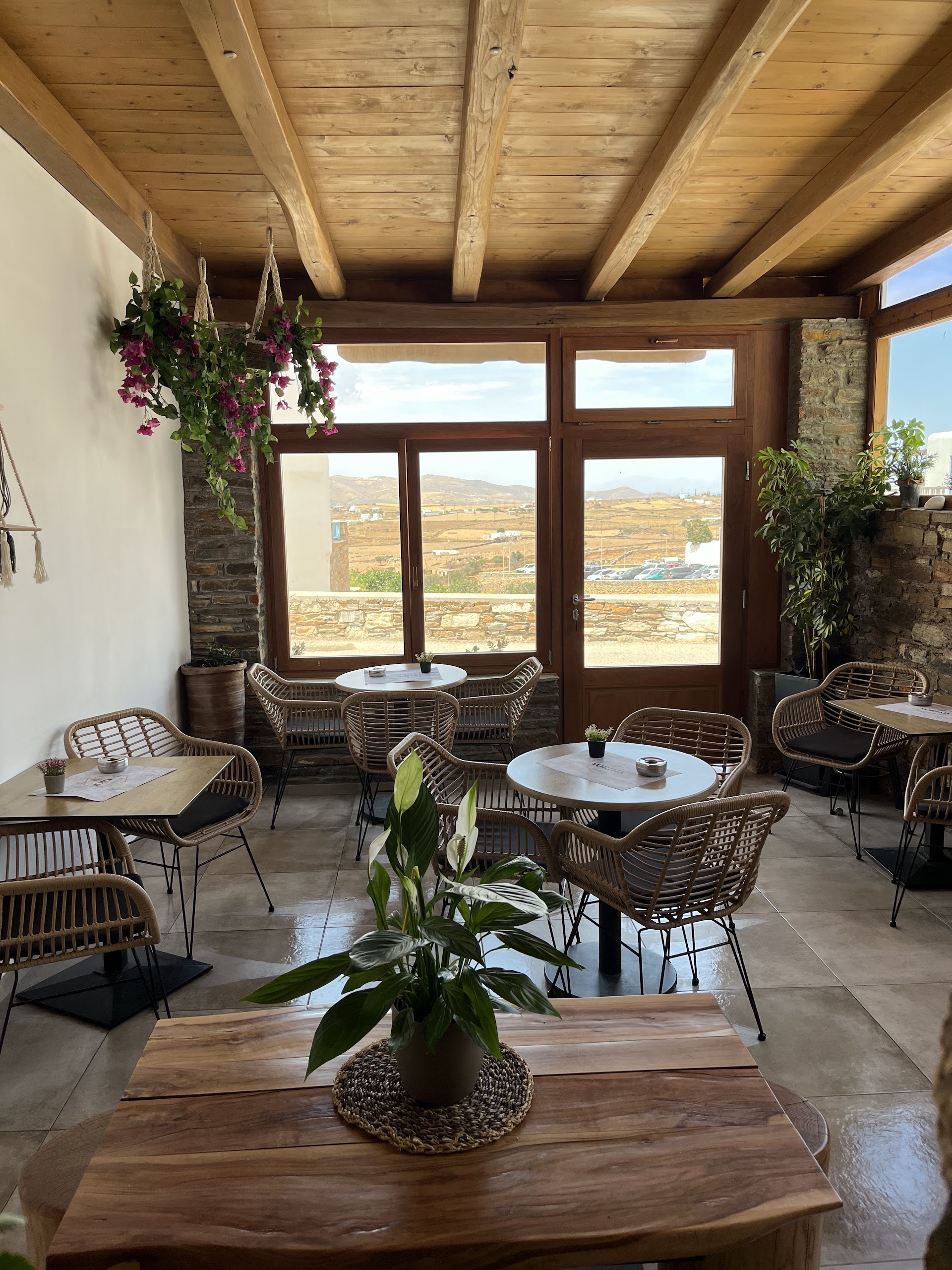 Coffee Shops in Flampouria
