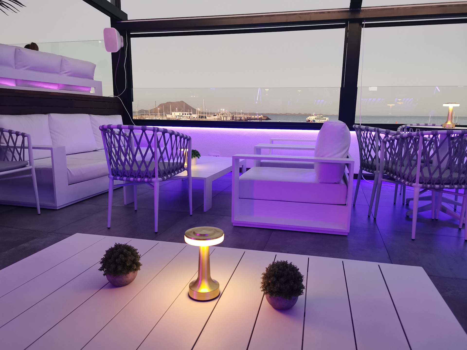 D'Vales Bay Restaurant