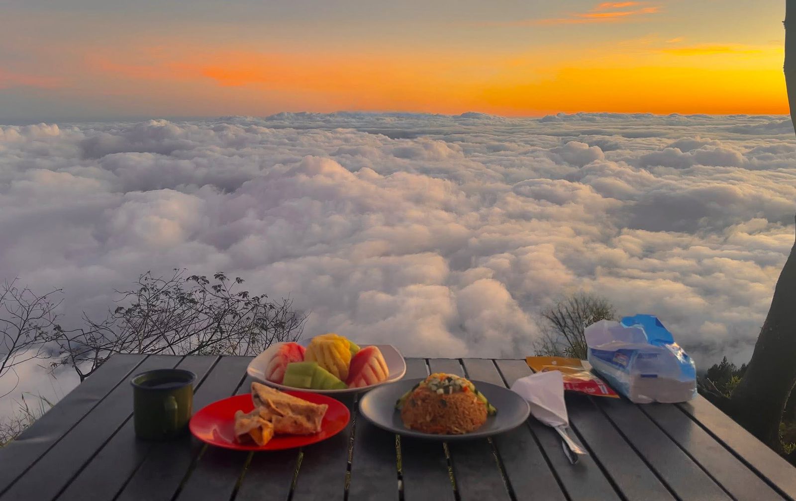 YUARBali tour transport and hiking mount agung