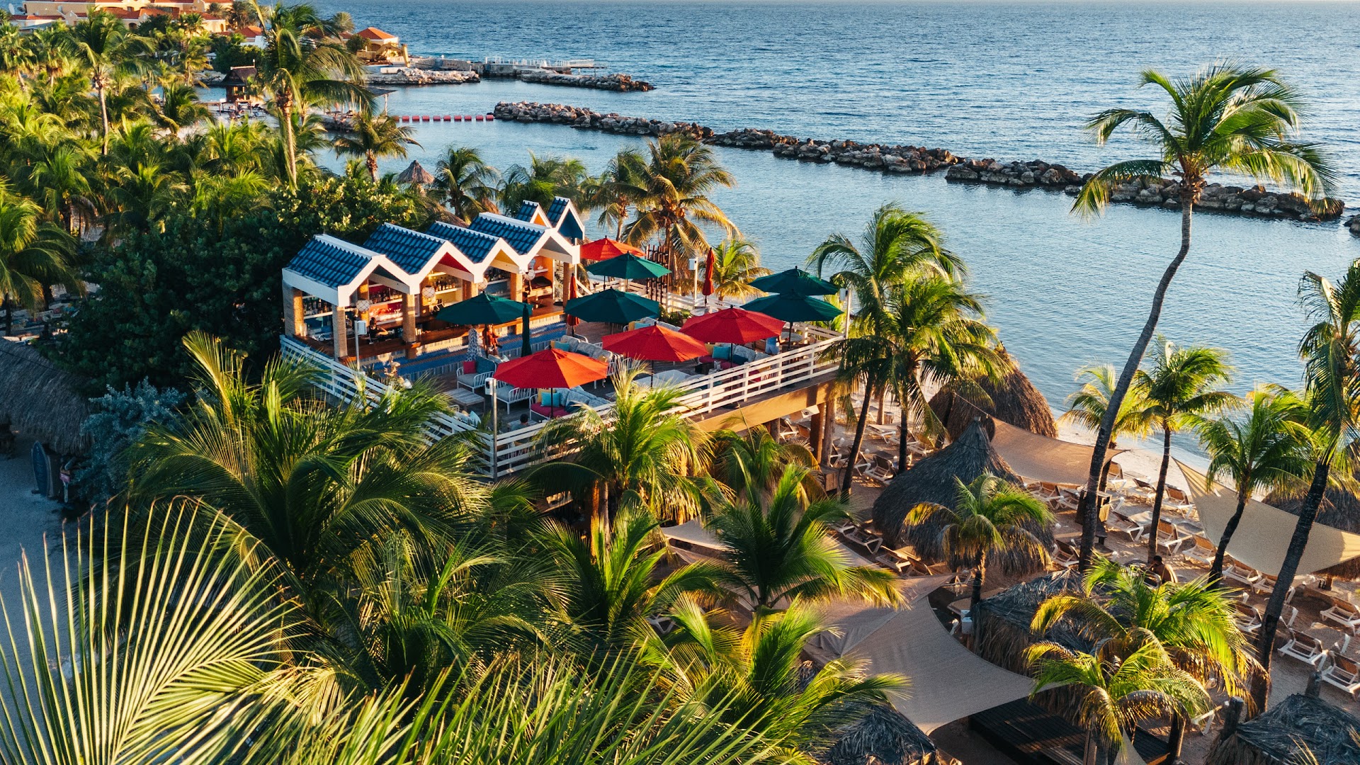 Rilèks Beach Bar & Rooftop