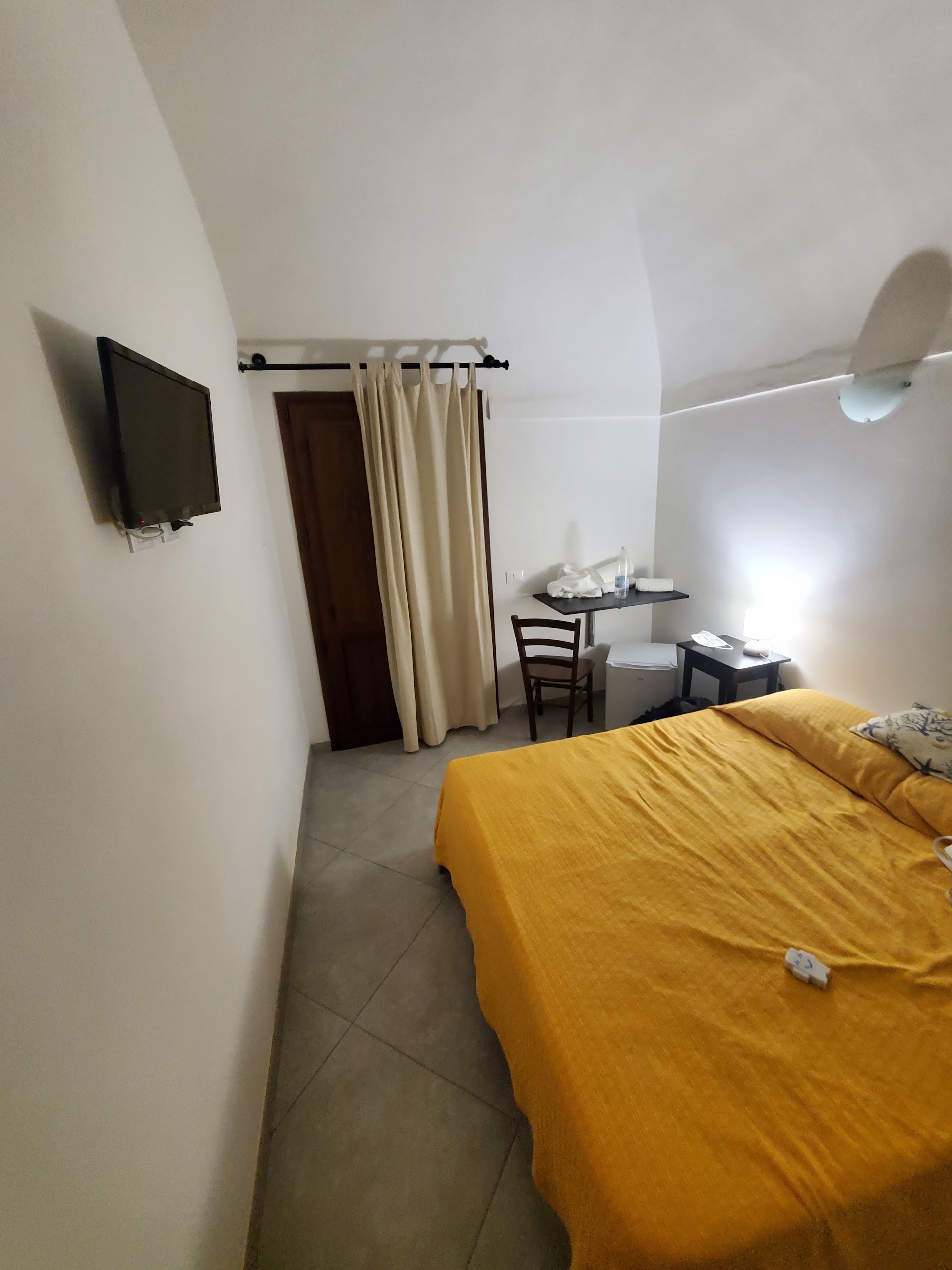 Rori Rooms