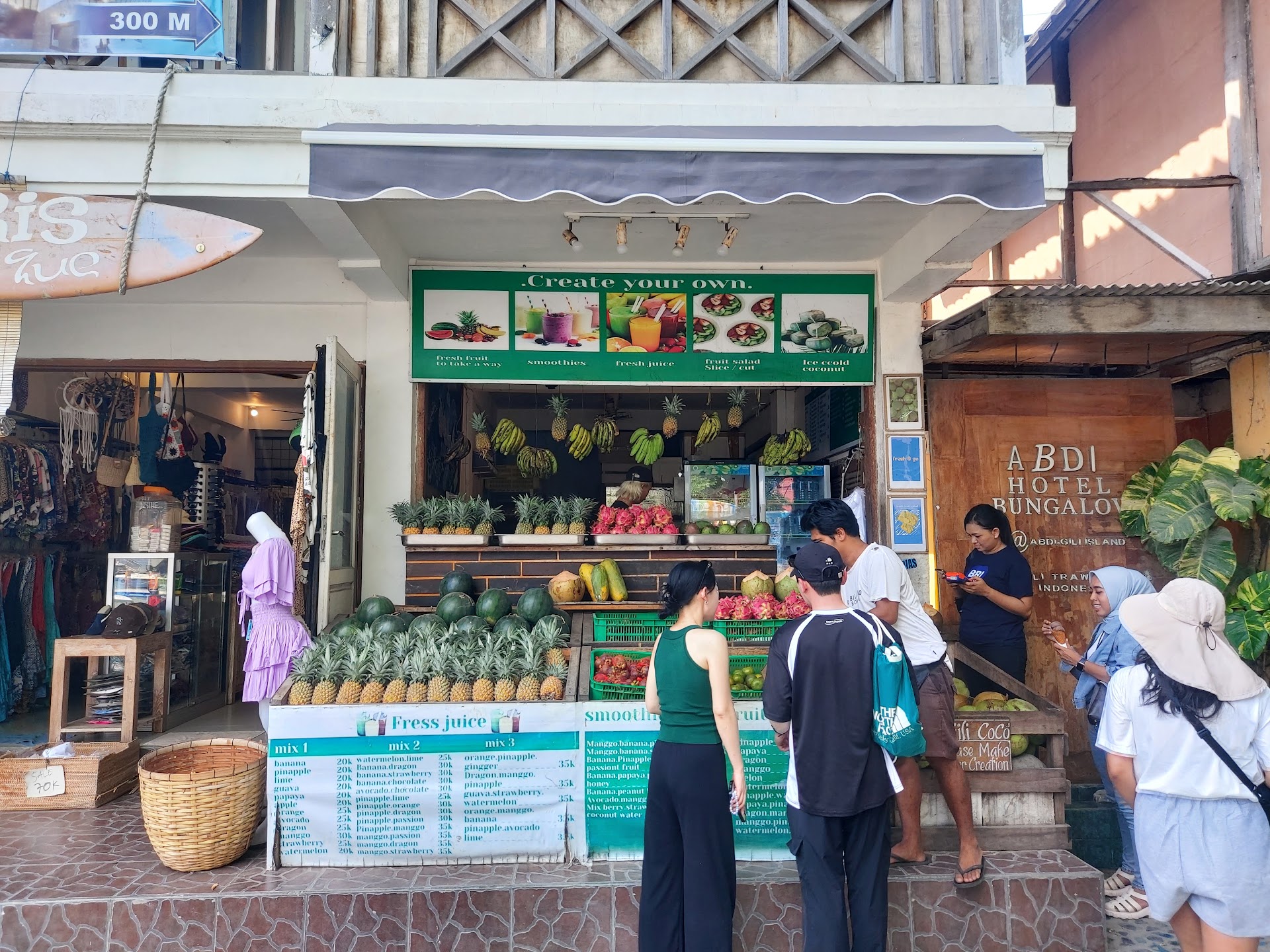 Gili Coco.