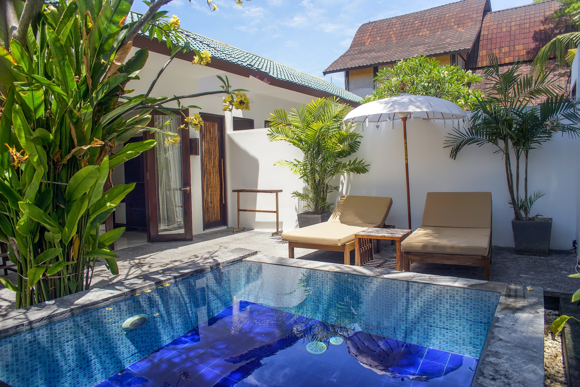 Gili Sands Hotel & Bar