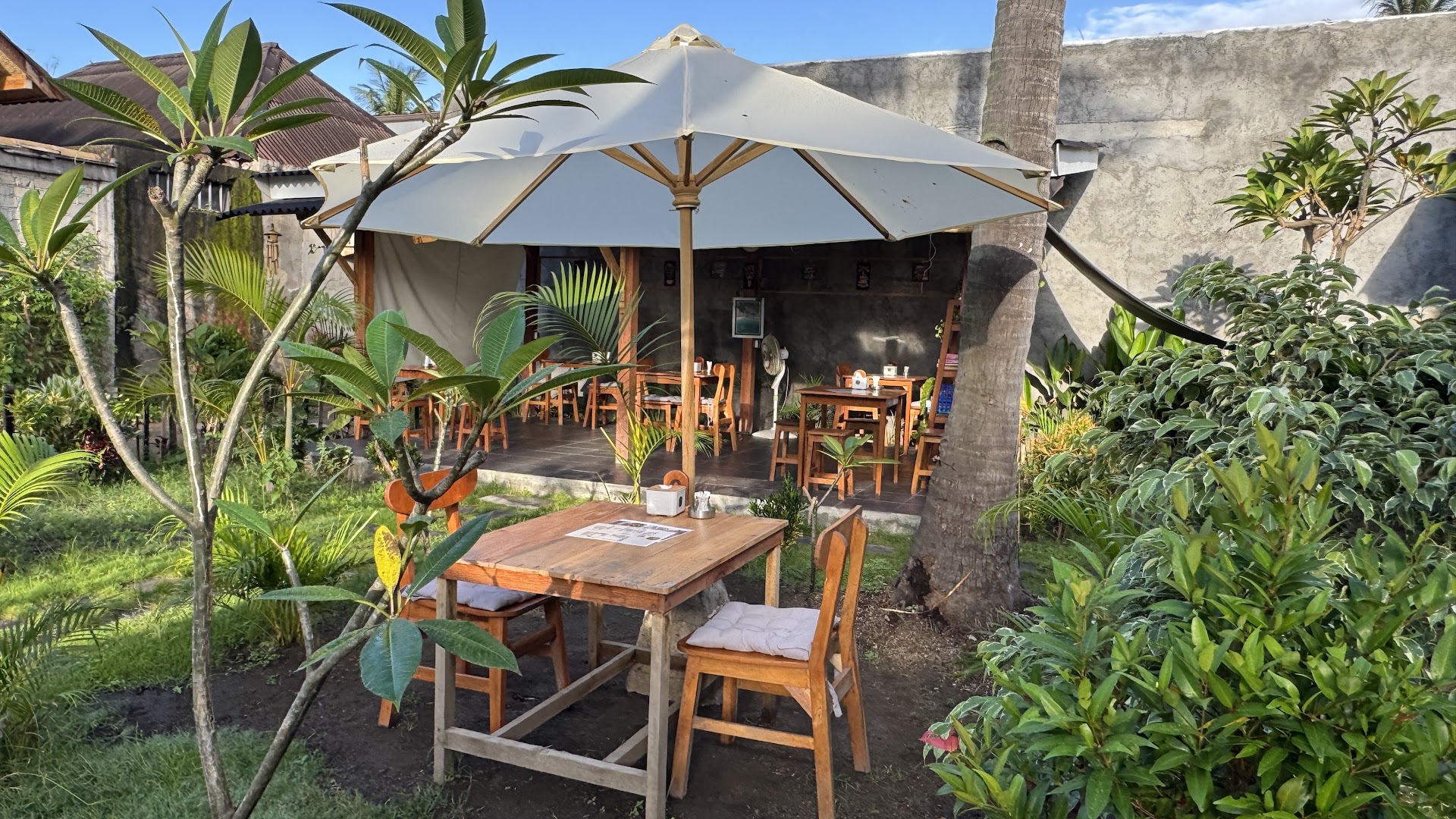 DEANSBEANS COFFEE SHOP AND WARUNG