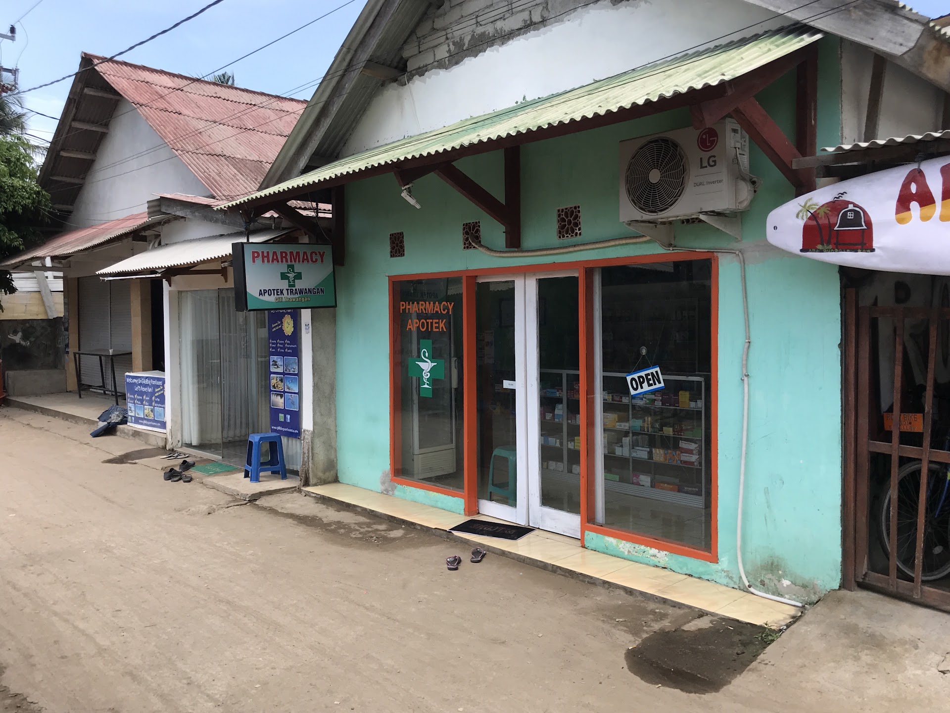 Apotek Trawangan