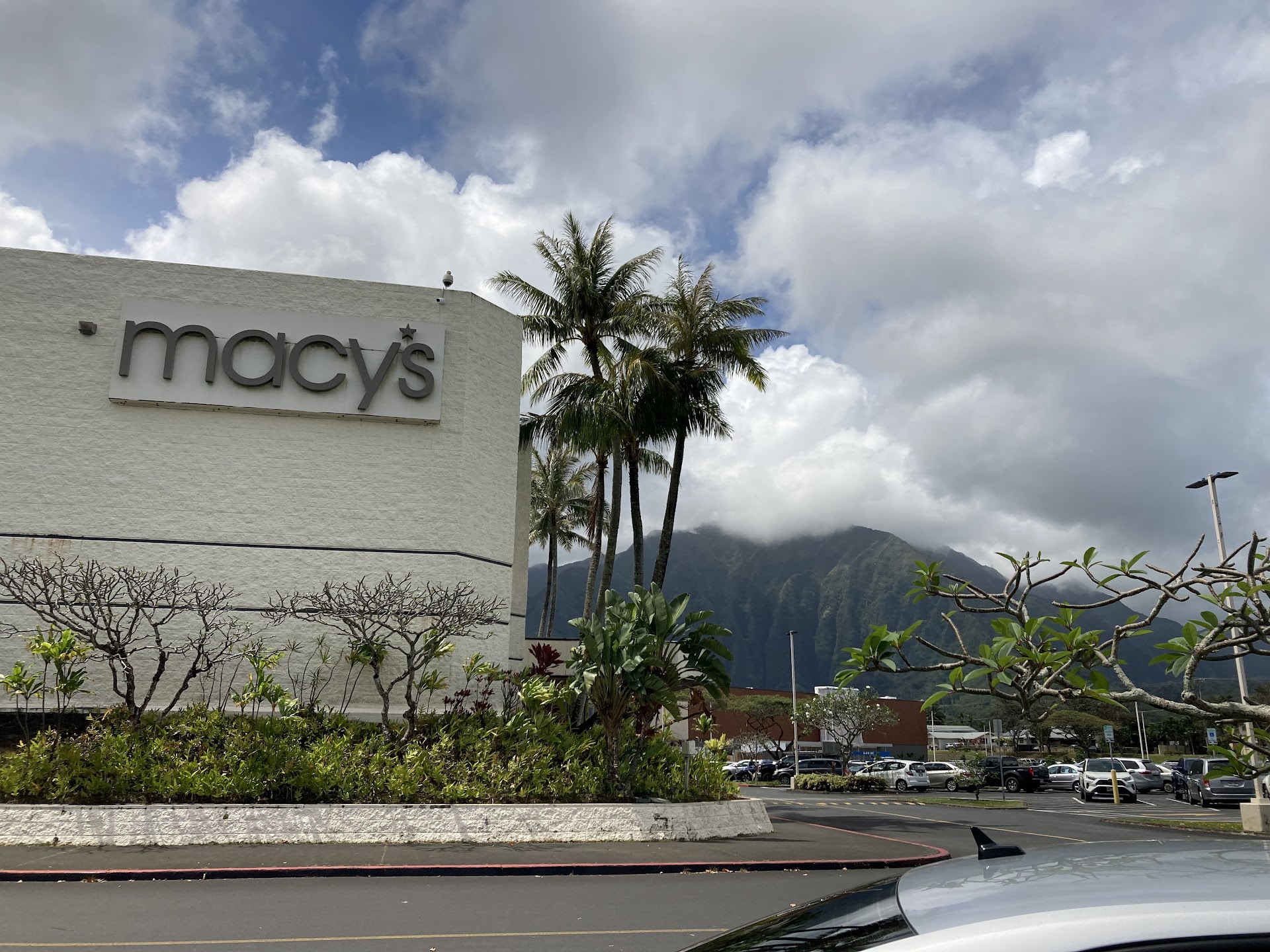 Windward Mall Farmer's Market