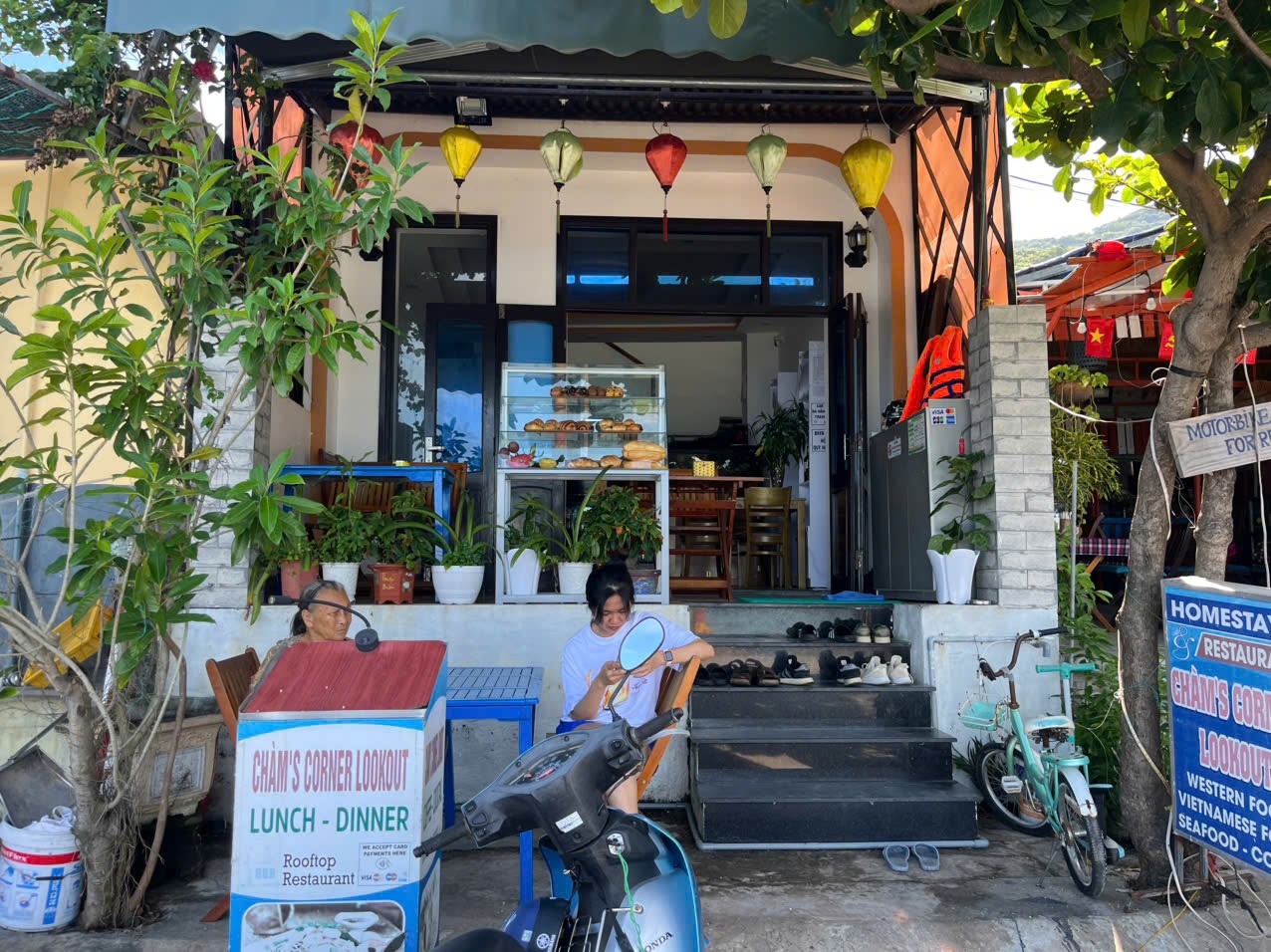 Chàm's Corner Lookout - Breakfast - Restaurant & Homestay and Cake