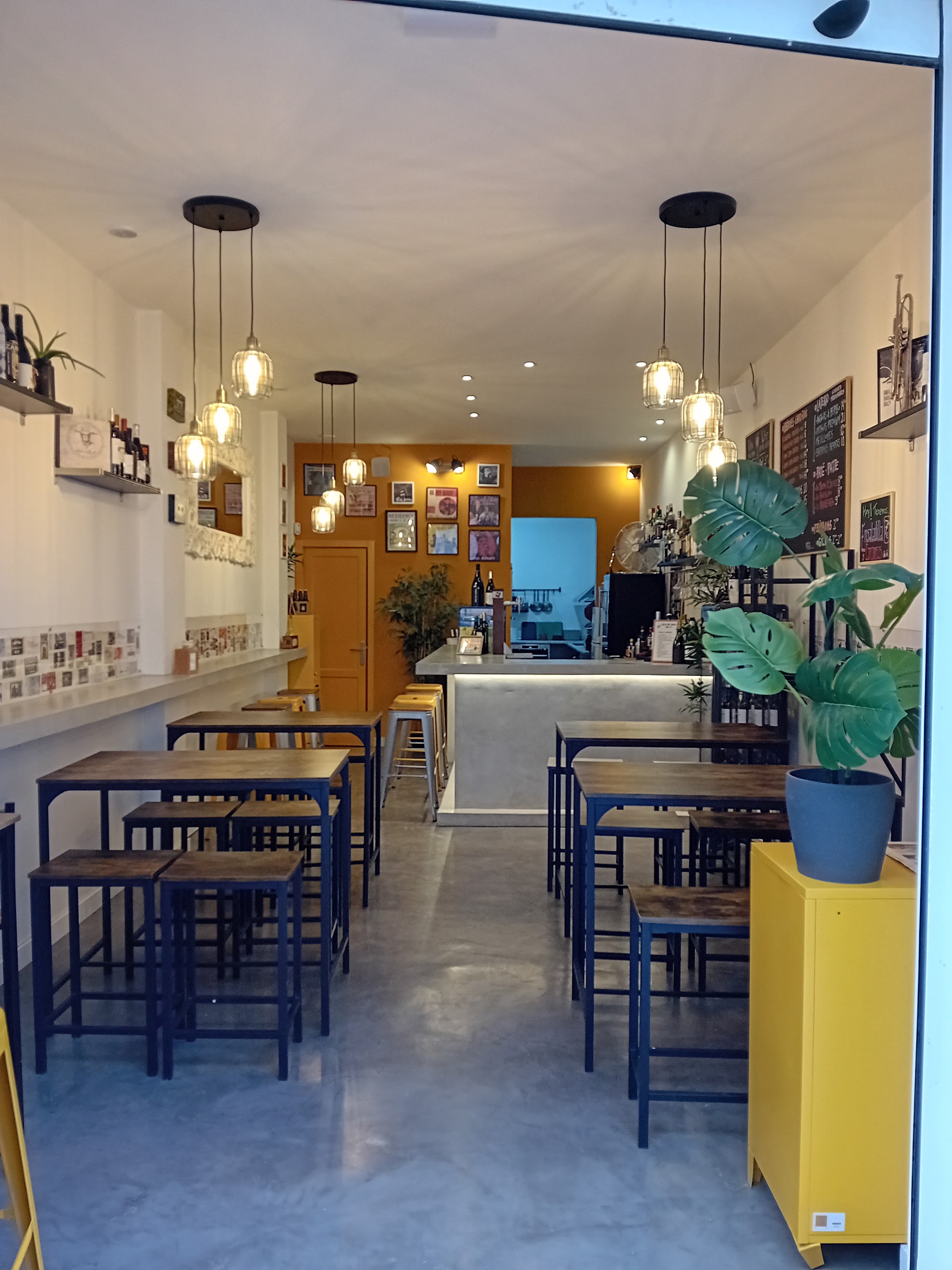 Katu - Wine Bar & Tapas 🍷