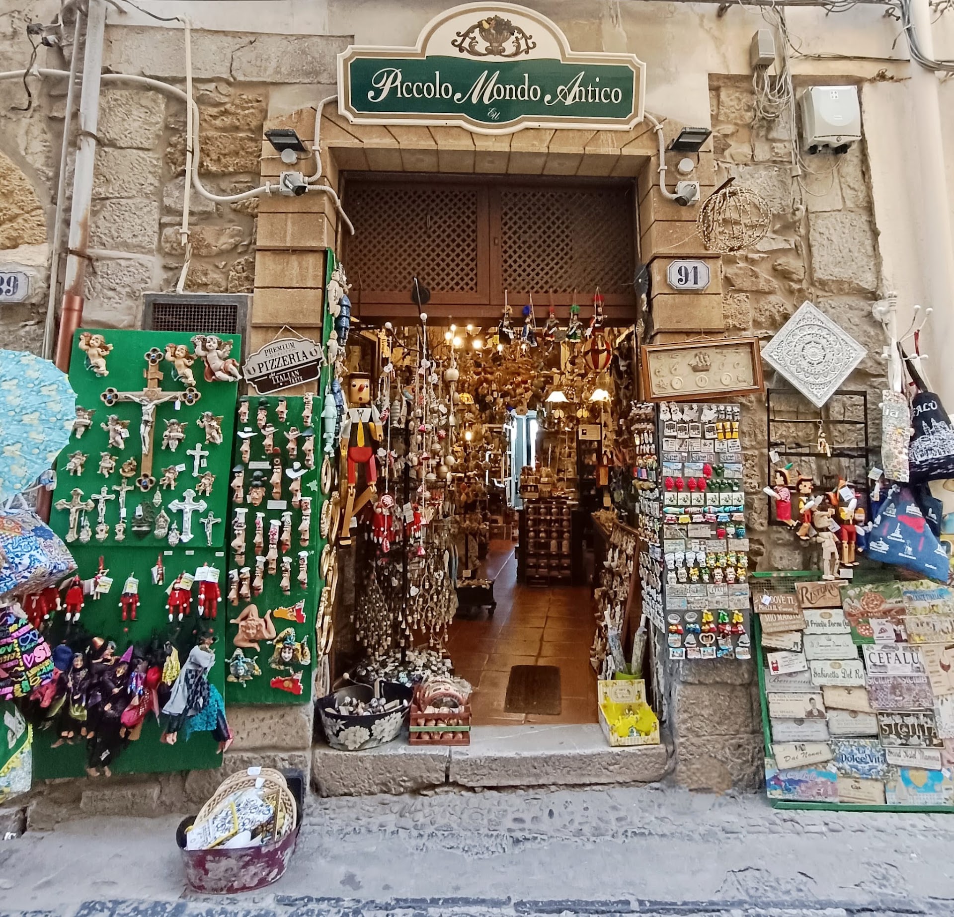Piccolo Mondo Antico