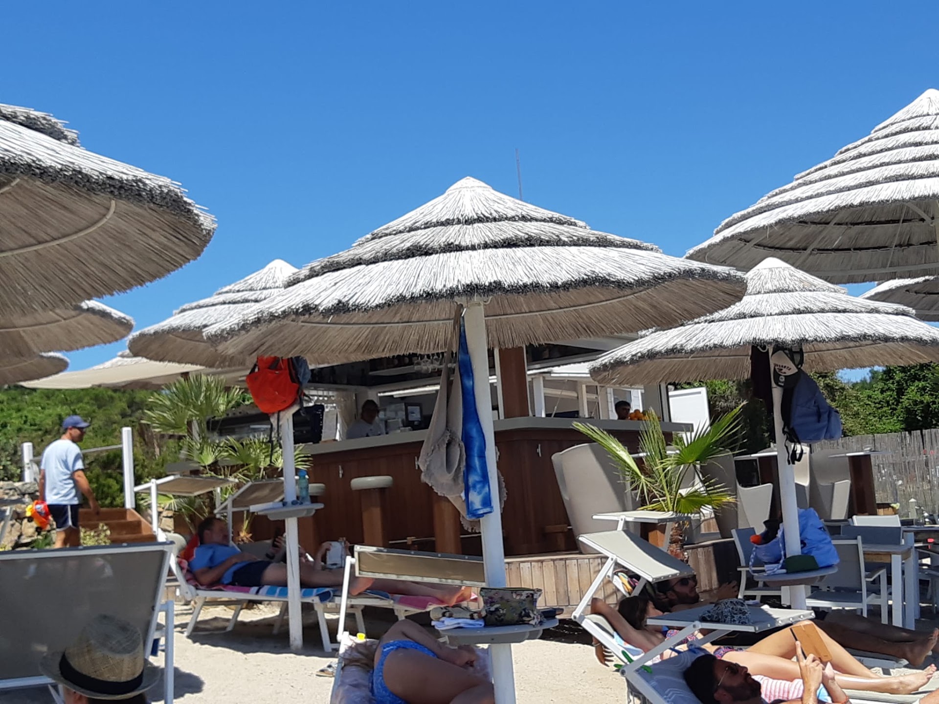 Lo Squalo Bianco Beach Bar