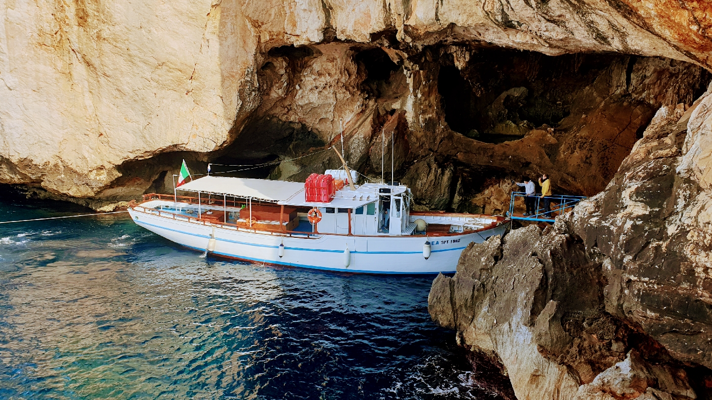 Nautisub - Boat tour - Diving Center