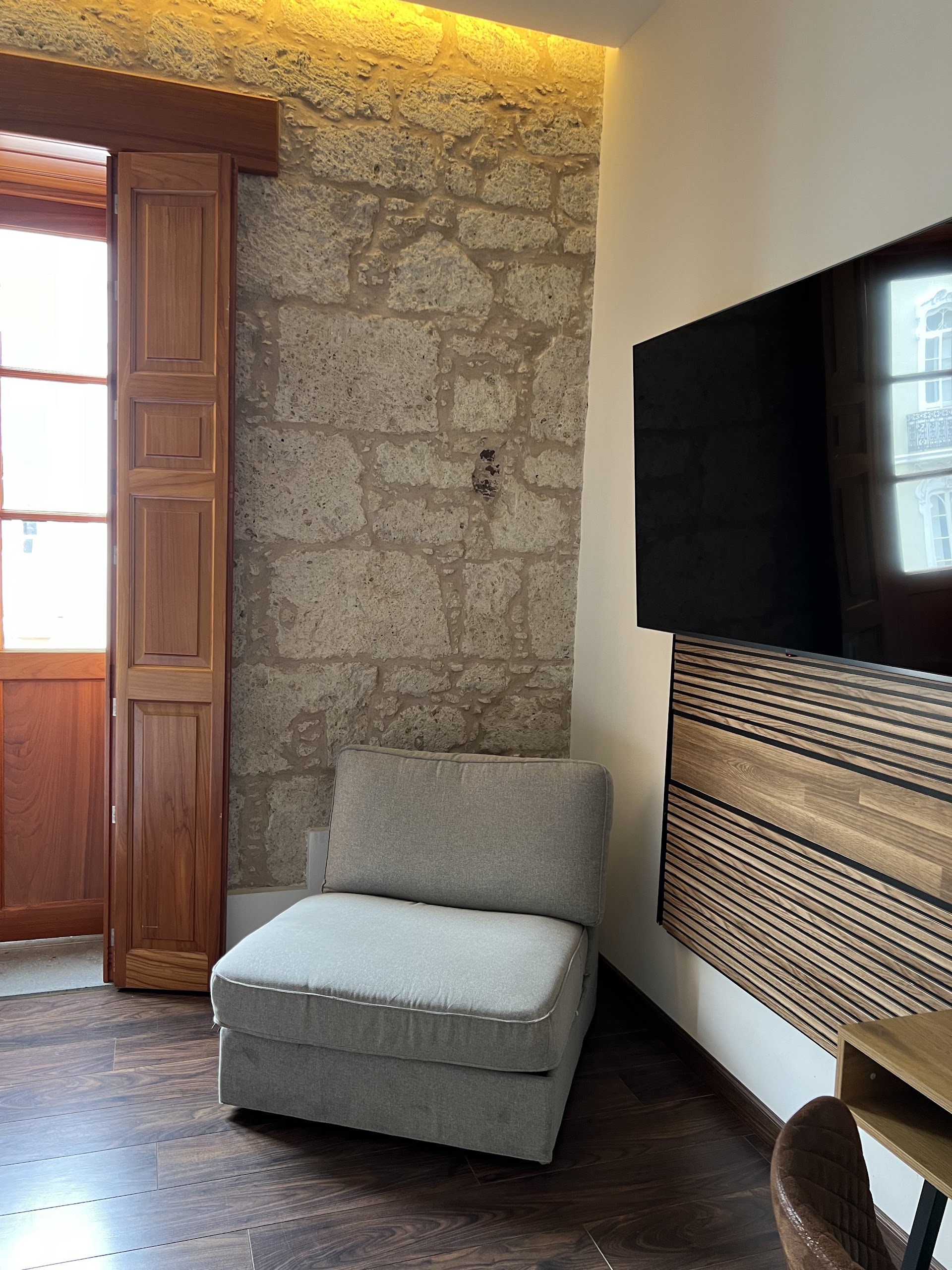 Triana Rooms EH
