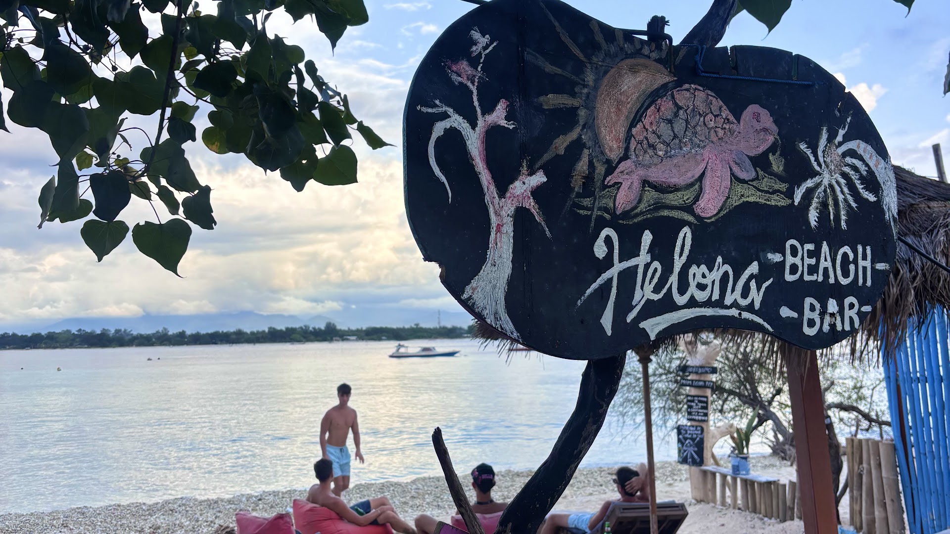 Helona bar