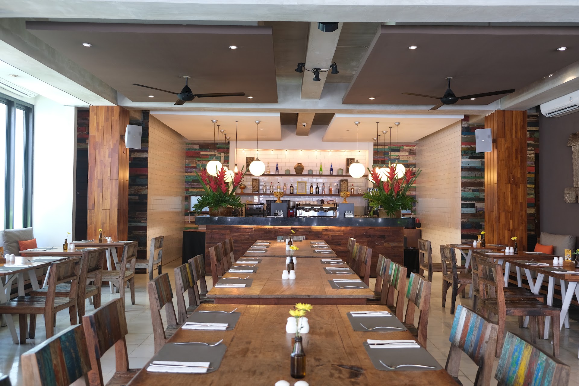 Mozzarella Restaurant & Bar