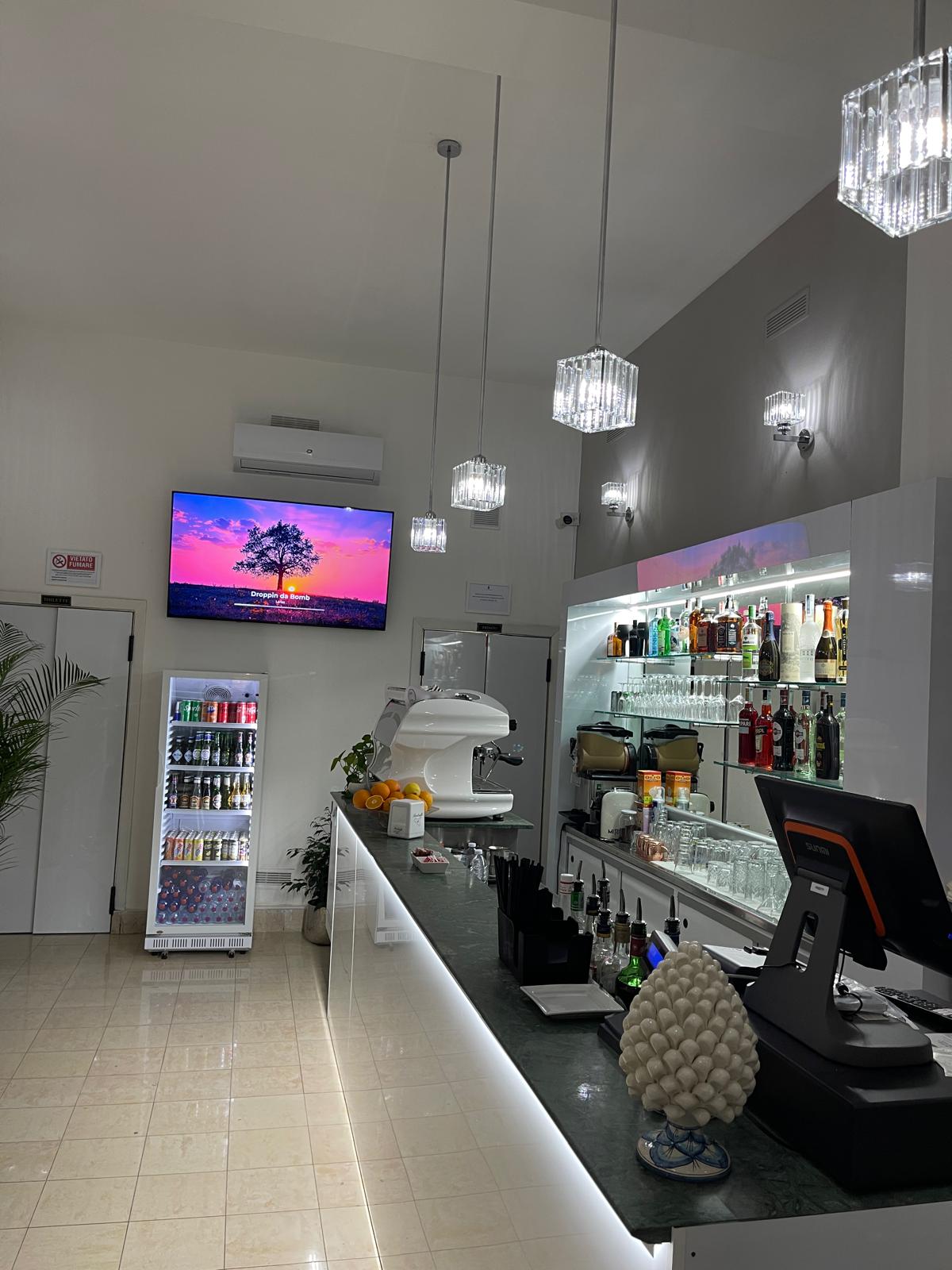 Bar Euripide