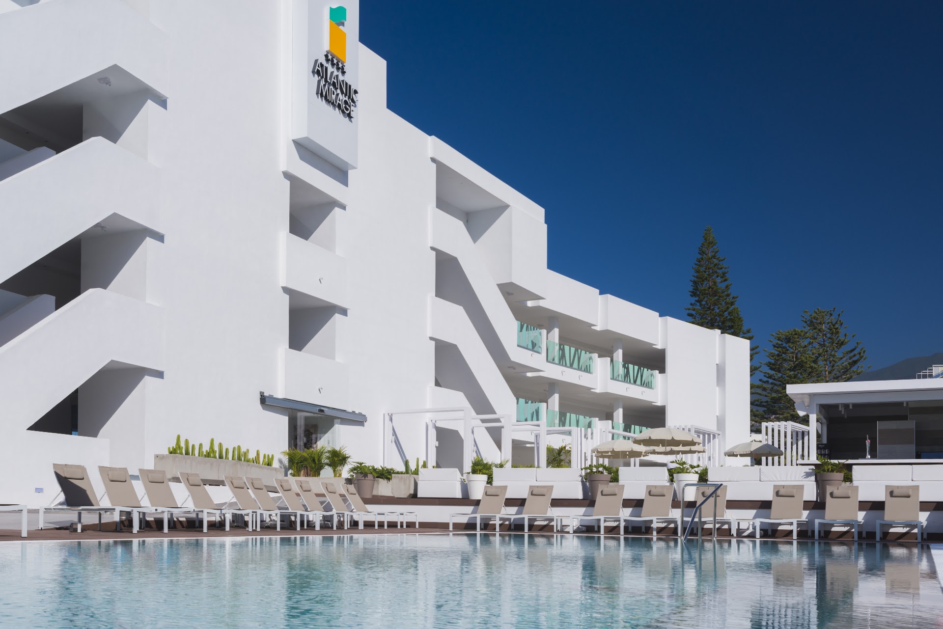 ATLANTIC MIRAGE SUITES & SPA
