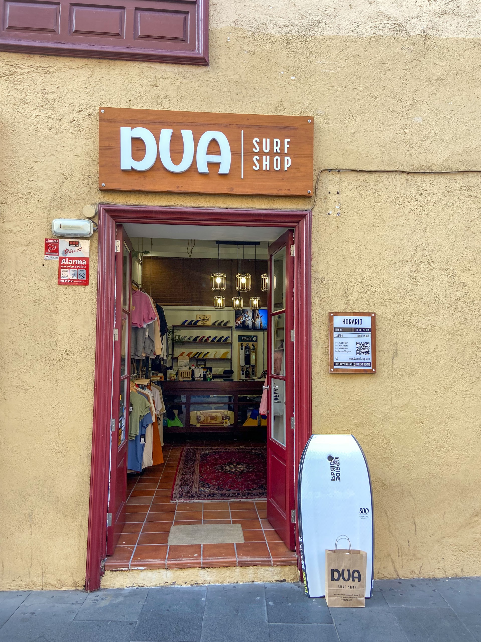 DUA Surf Shop