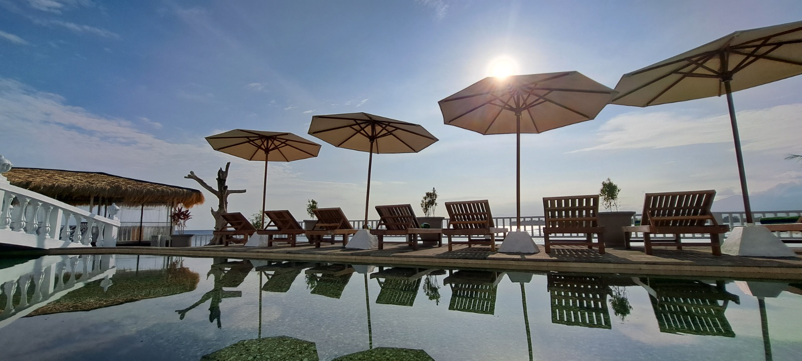 Gili Beachfront Suites