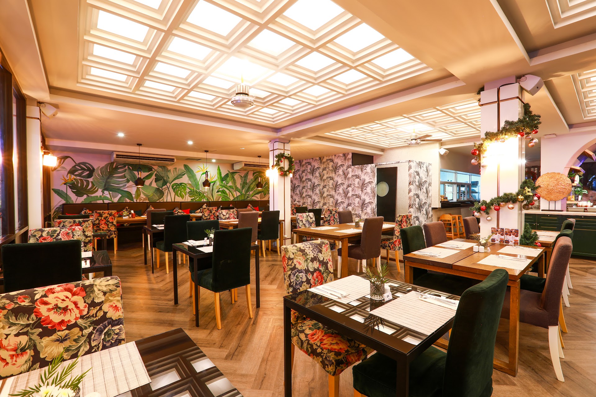 Coco Copper Bistro & Beach Bar