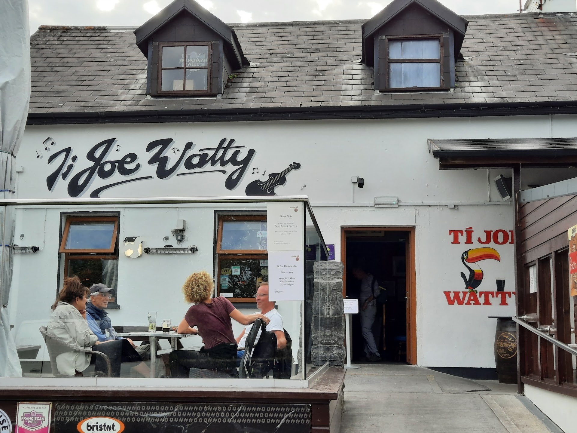 Joe Watty's Pub & Seafood Bar