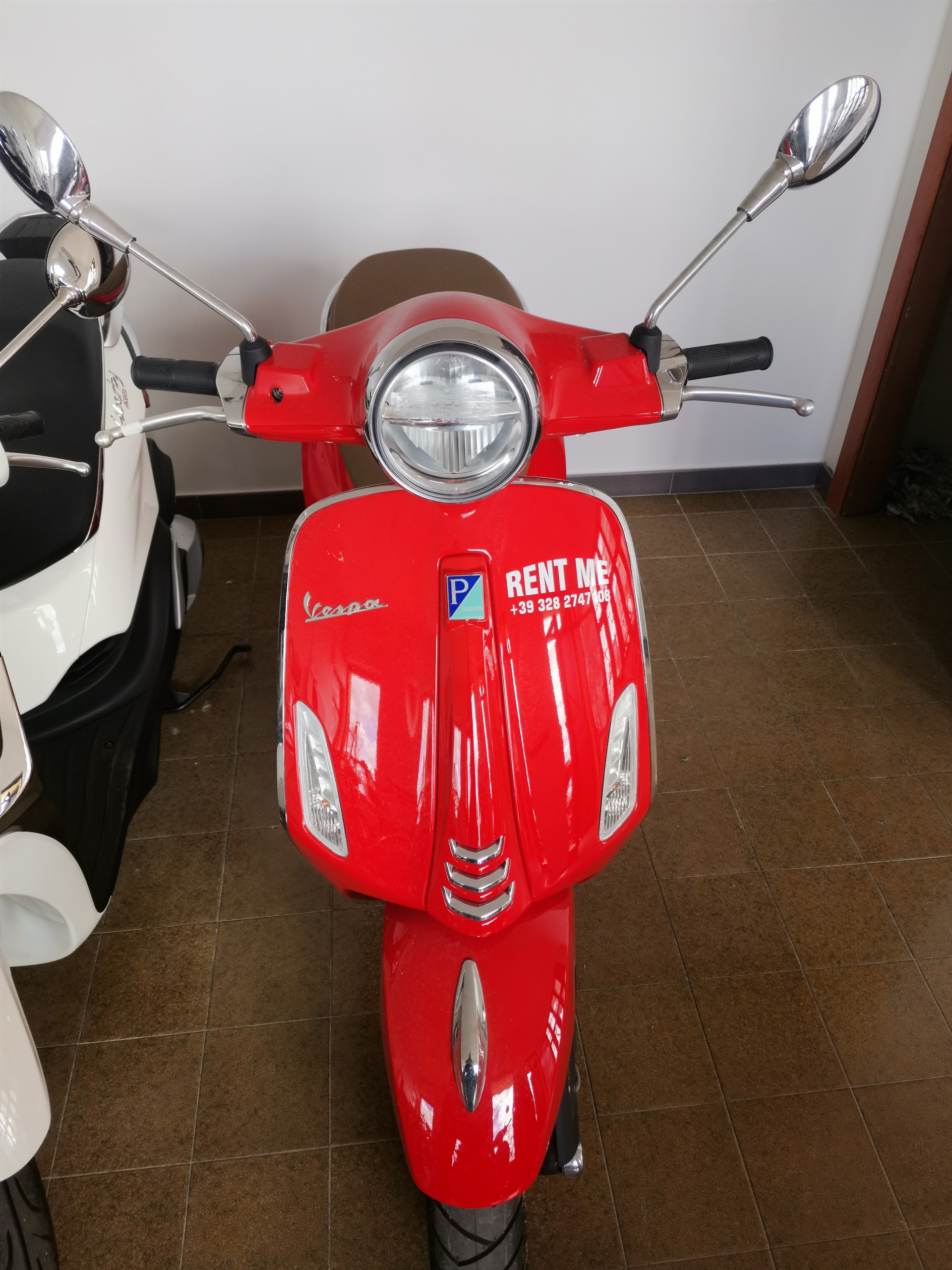 Noleggio scooter Alghero di Algheroemobility Rent Scooter and Car