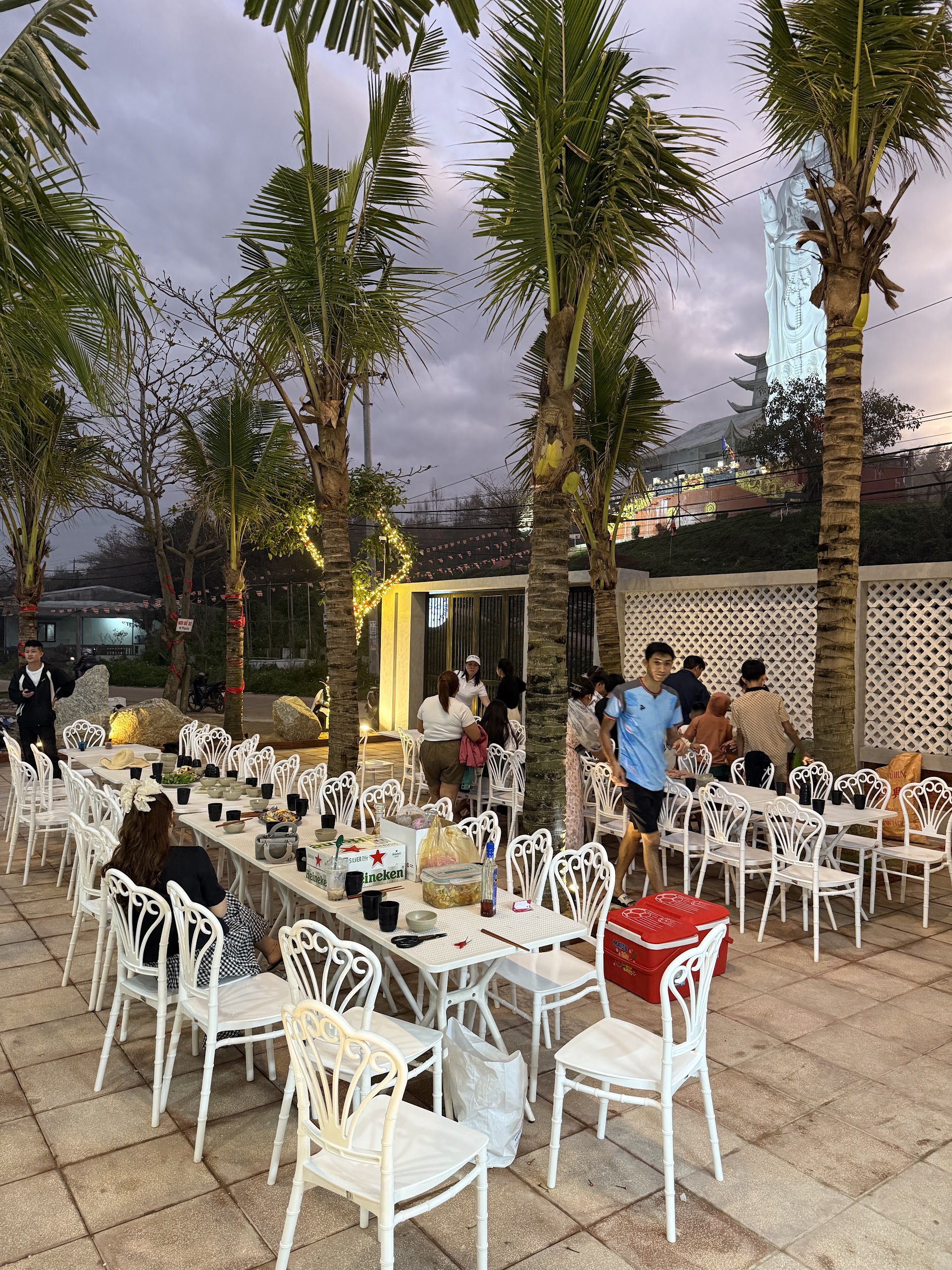 Beach Club & Bali Beds in Hang Cau