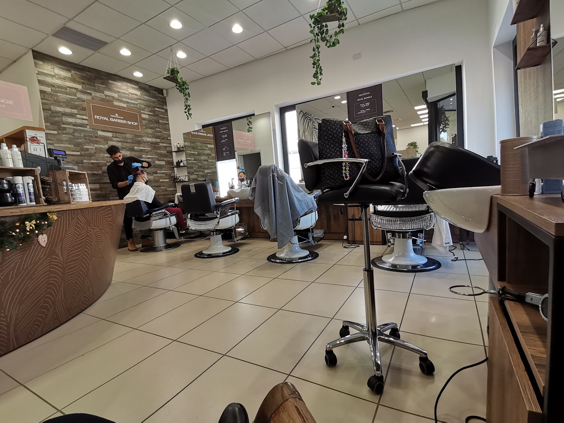 Niko Veccia - Hair & Beauty Atelier - Salone Total Nashi