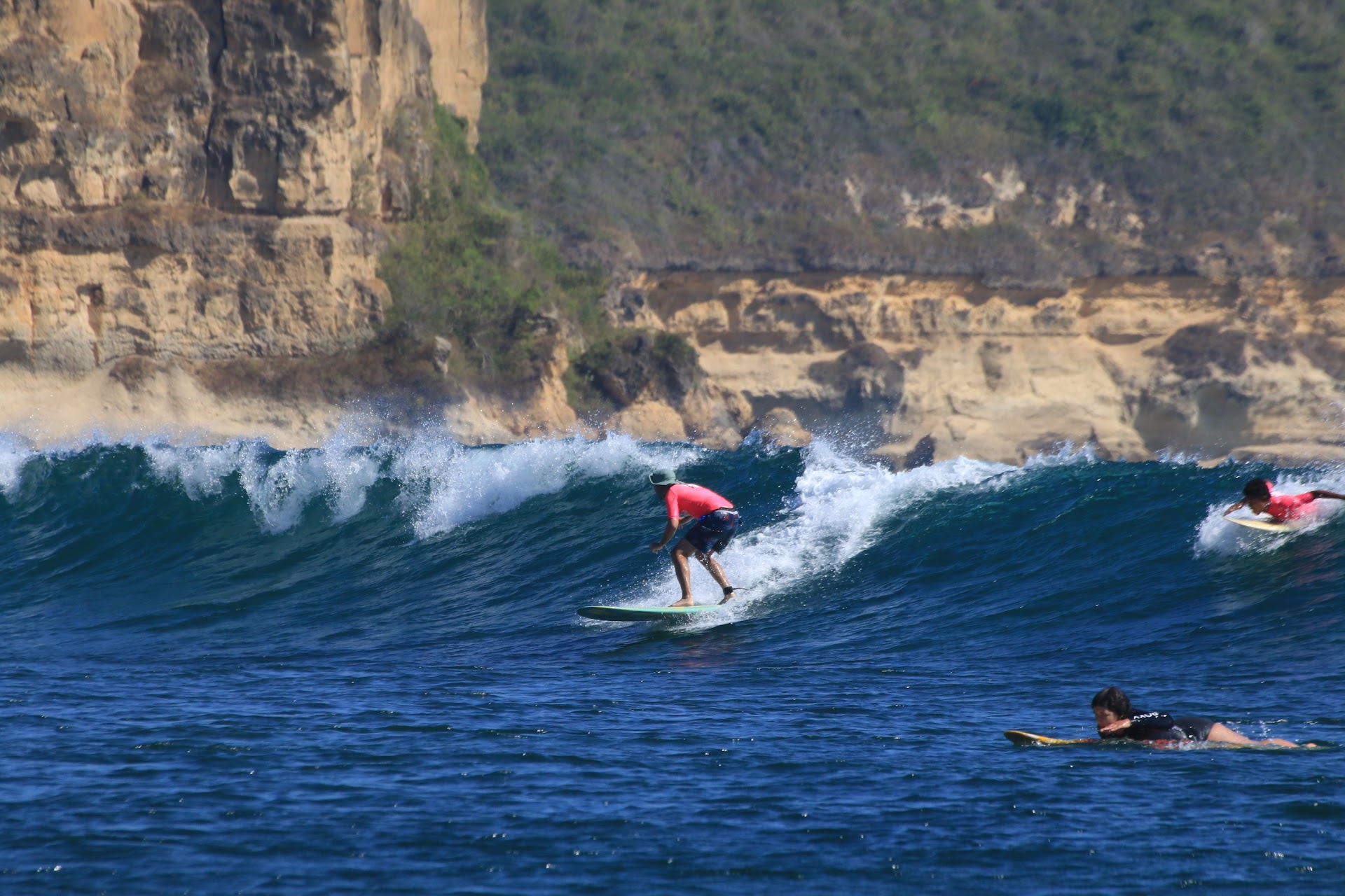 DHM surf camp