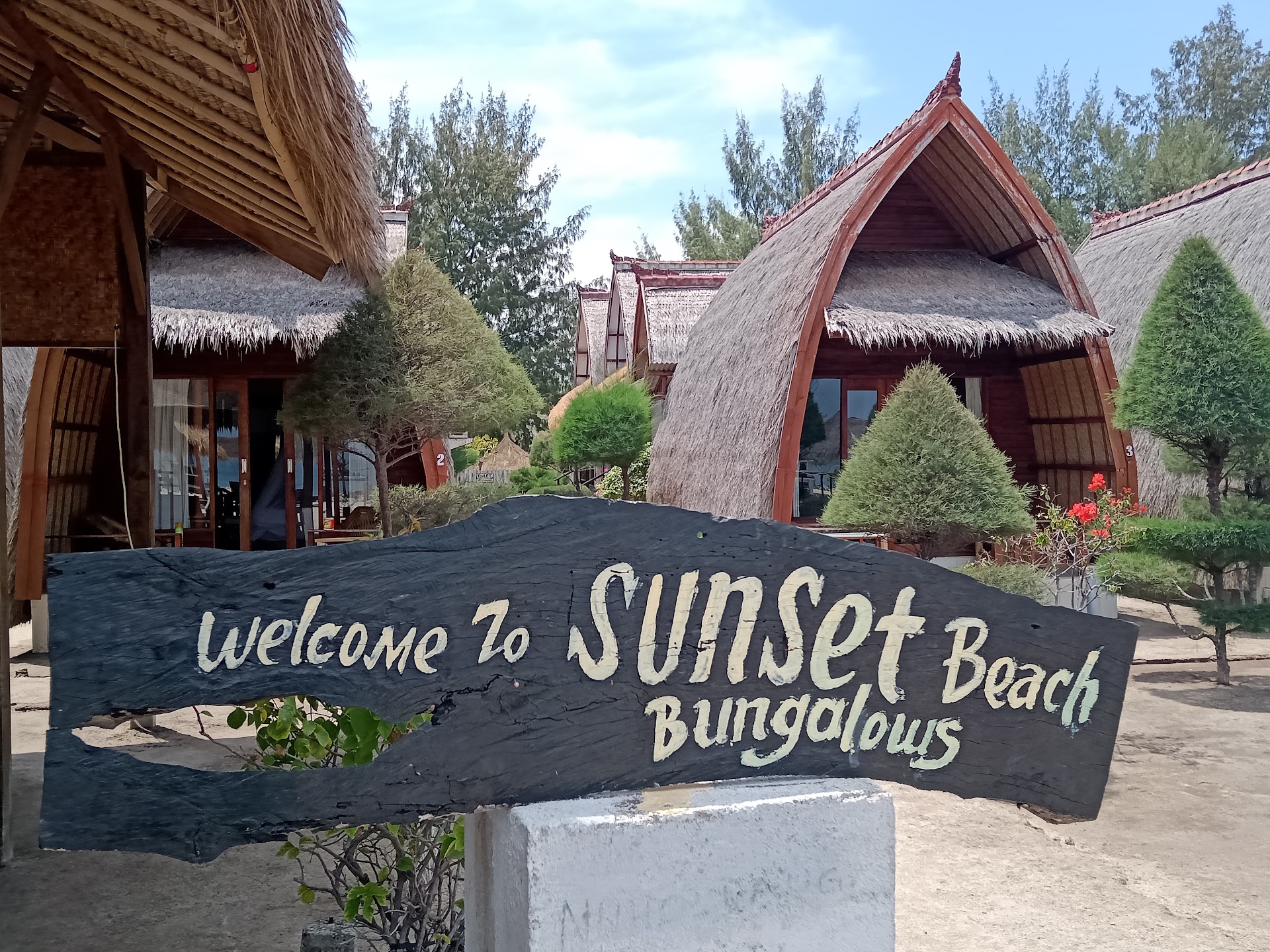 Sunset beach Bungalow & restaurant