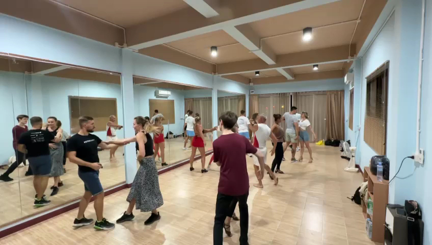 CONNECTION dance studio