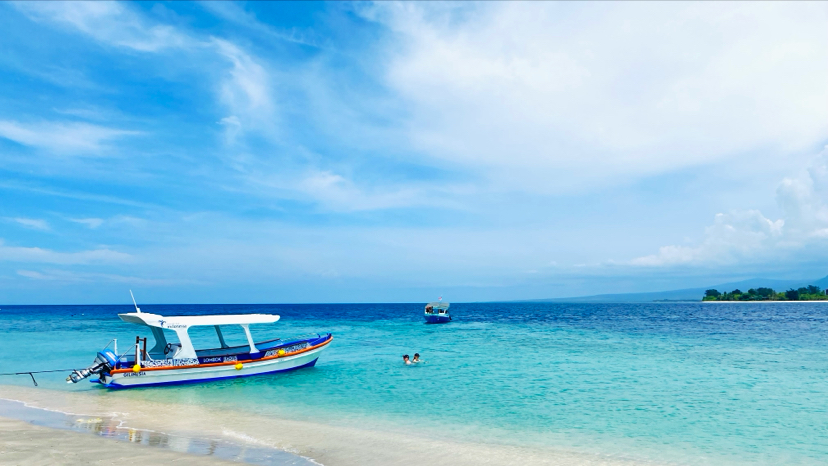 GILINESIA PRIVATE SNORKELING BOAT