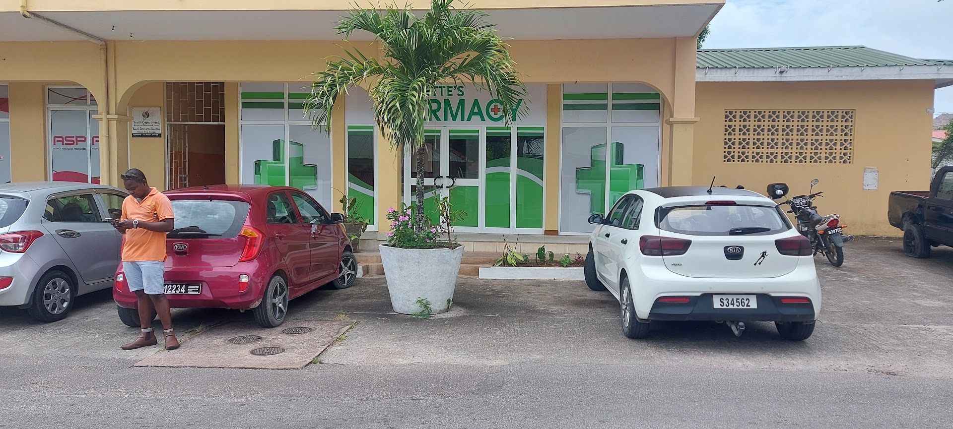 Georgette's Pharmacy Praslin