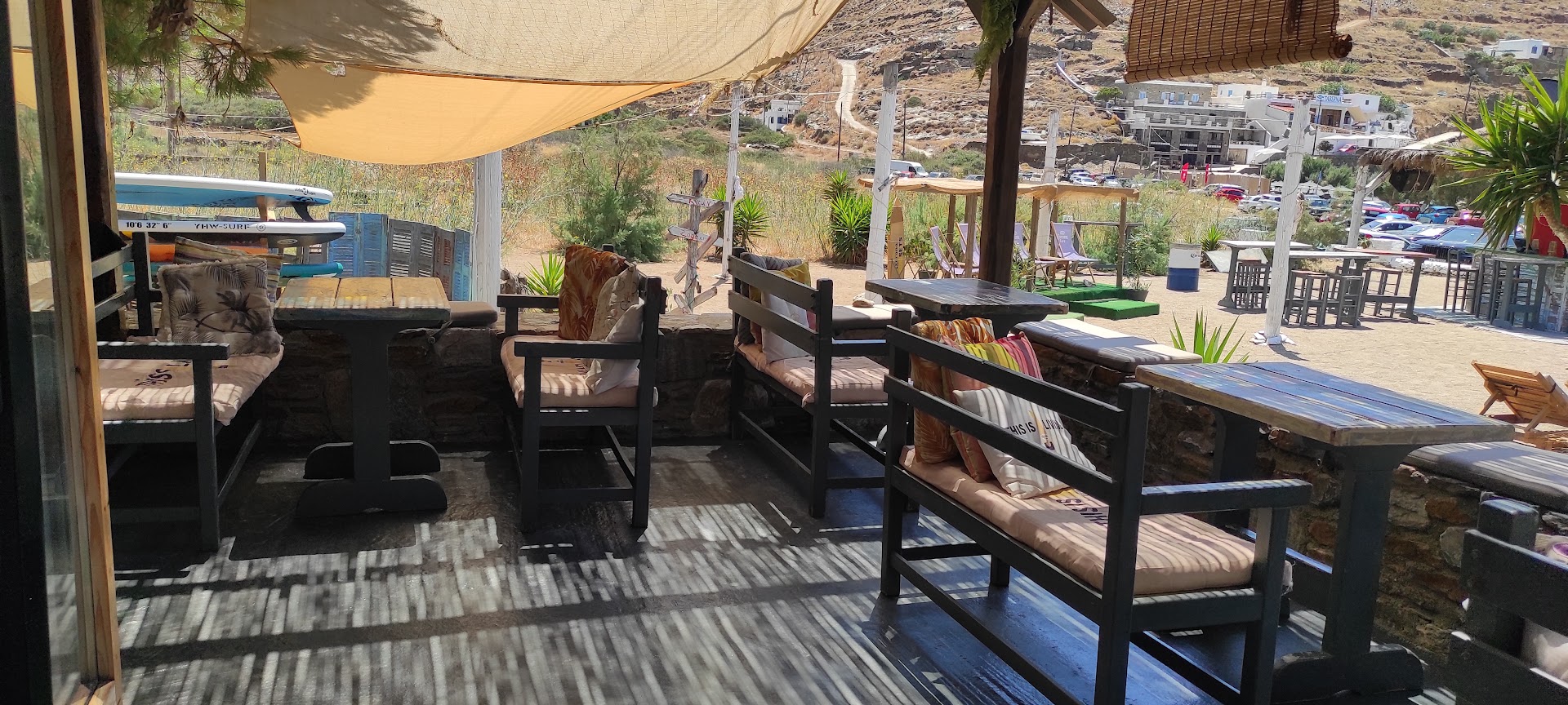 Beach Club & Bali Beds in Chora