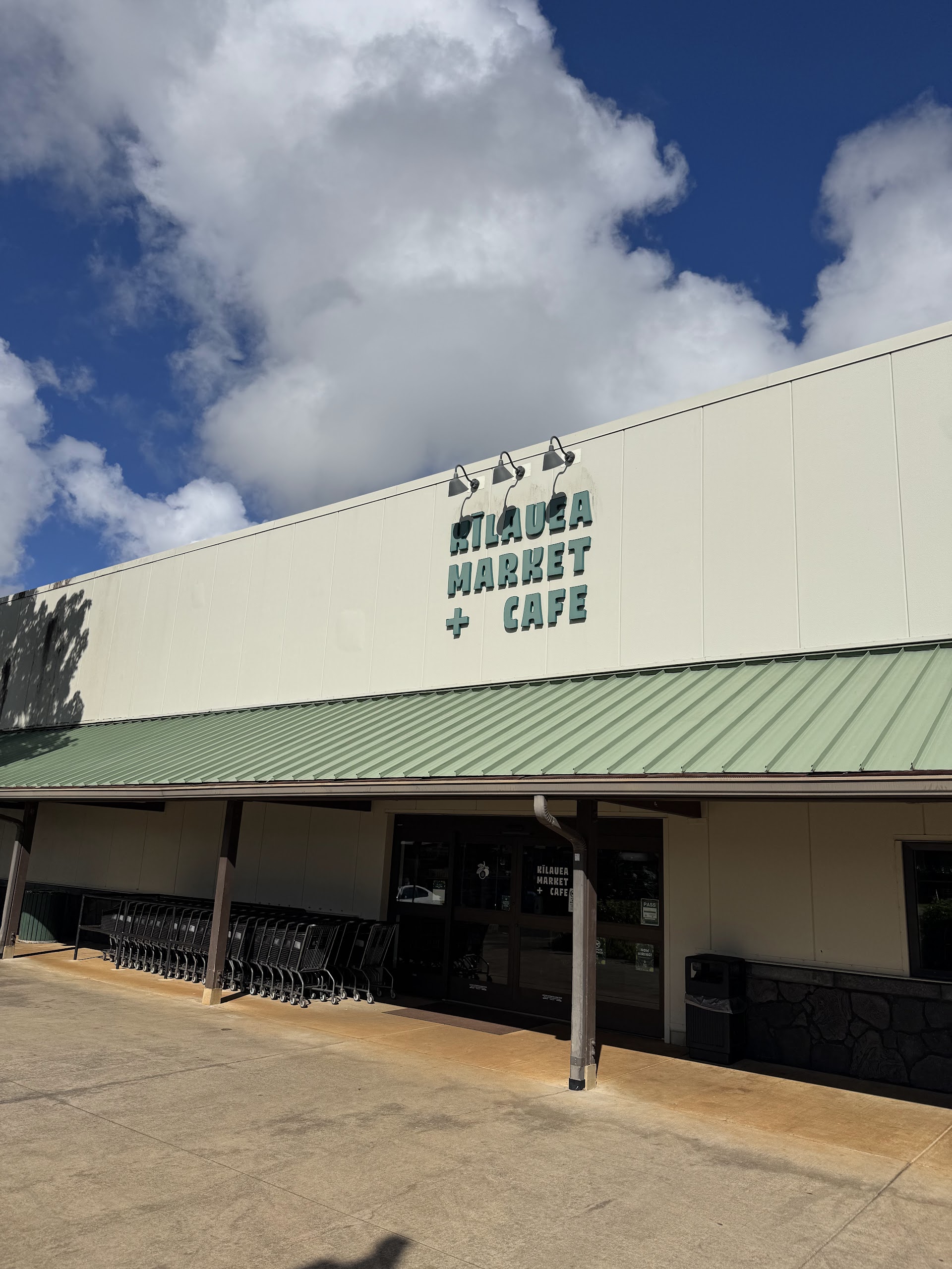 Kilauea Market + Cafe