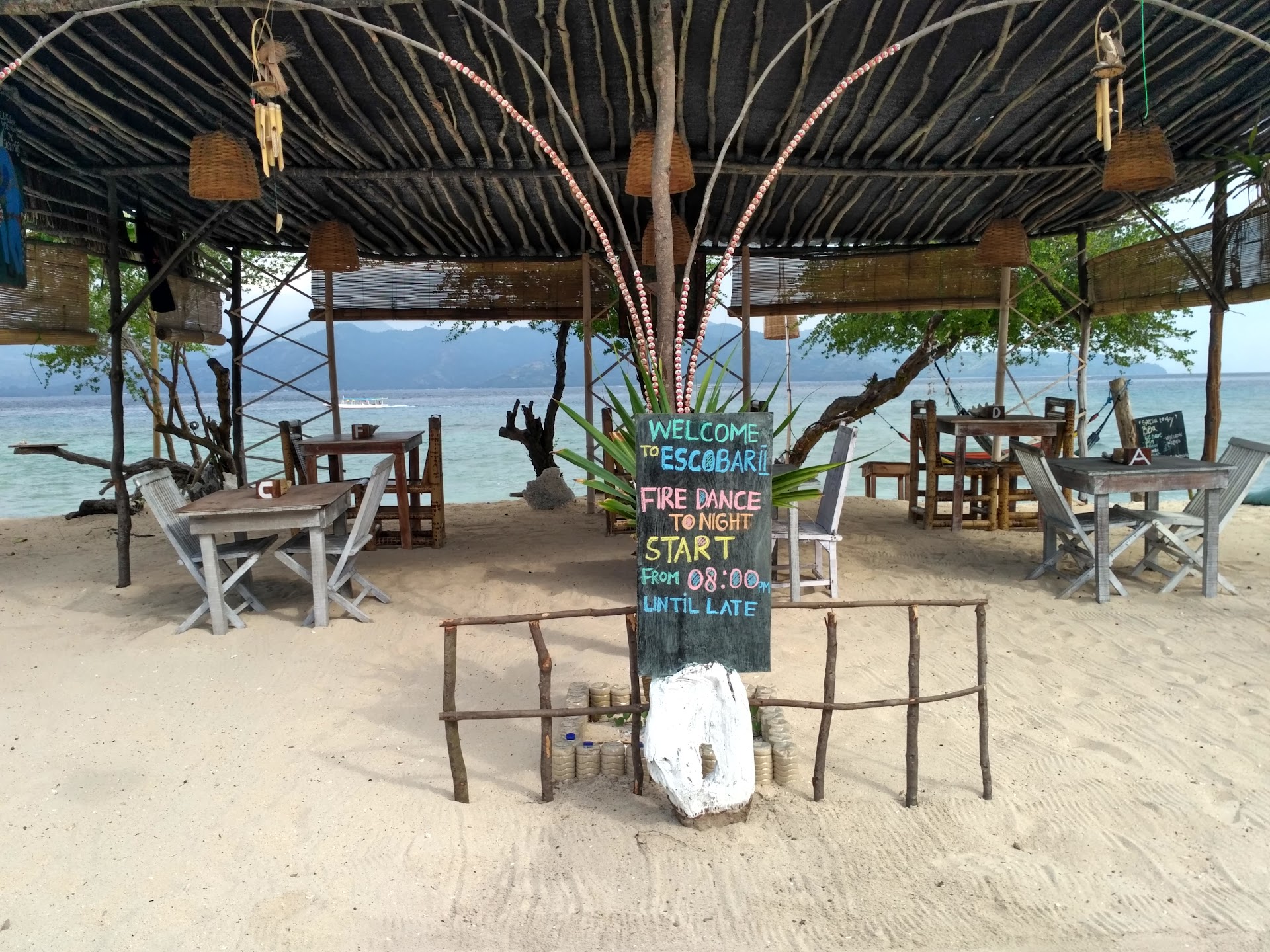 ESCOBAR 2 Gili Meno