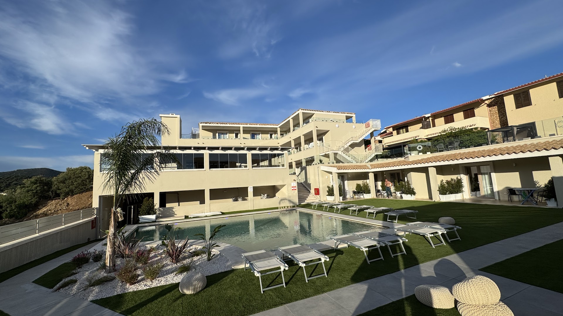 ILLUMI'S HOTEL