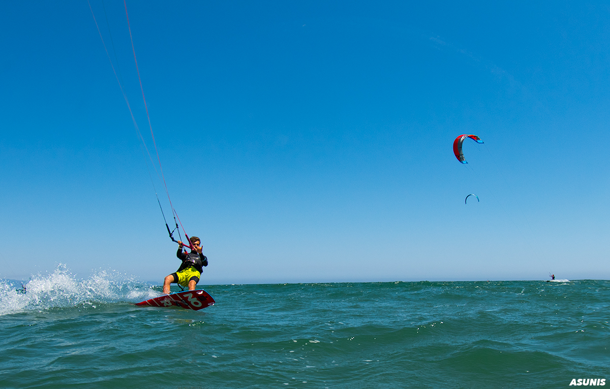 Kitesurf Cagliari Poetto - Kite School - Wingfoil School - Scuola Kitesurf e Wingfoil