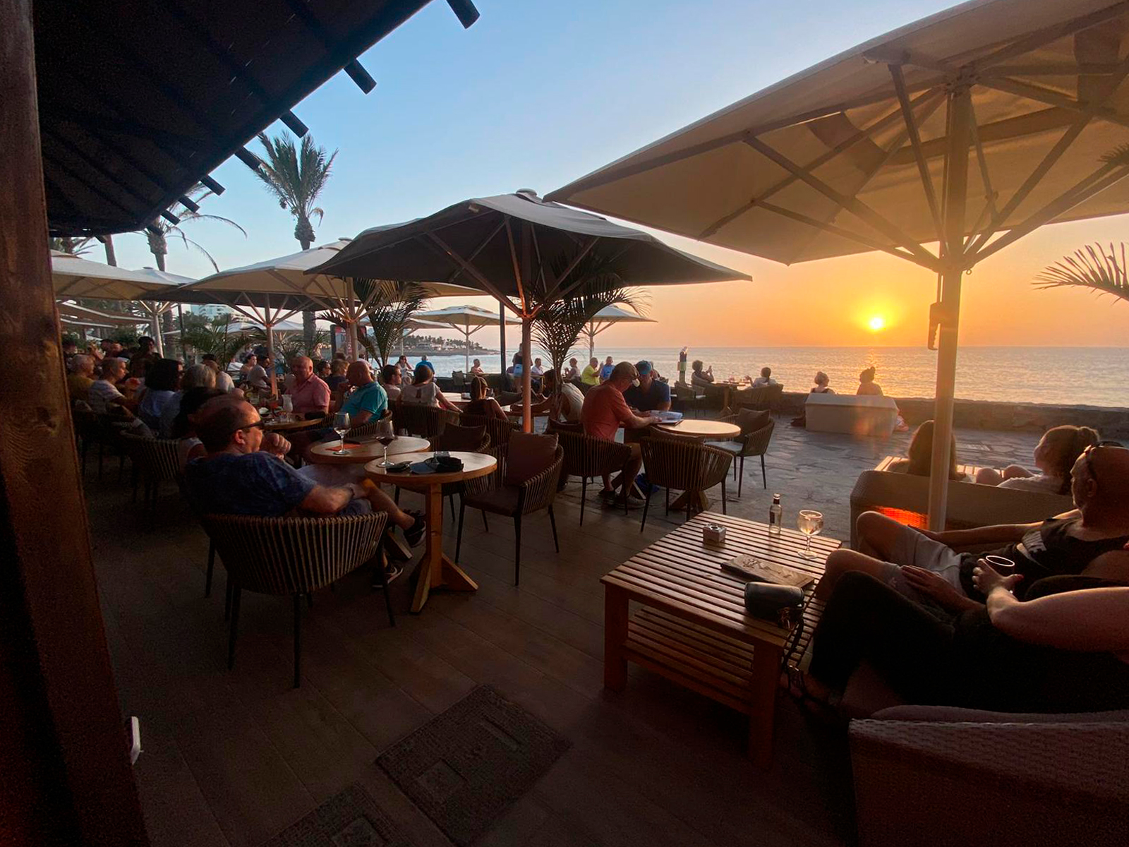 Coco Beach Sunset Bar