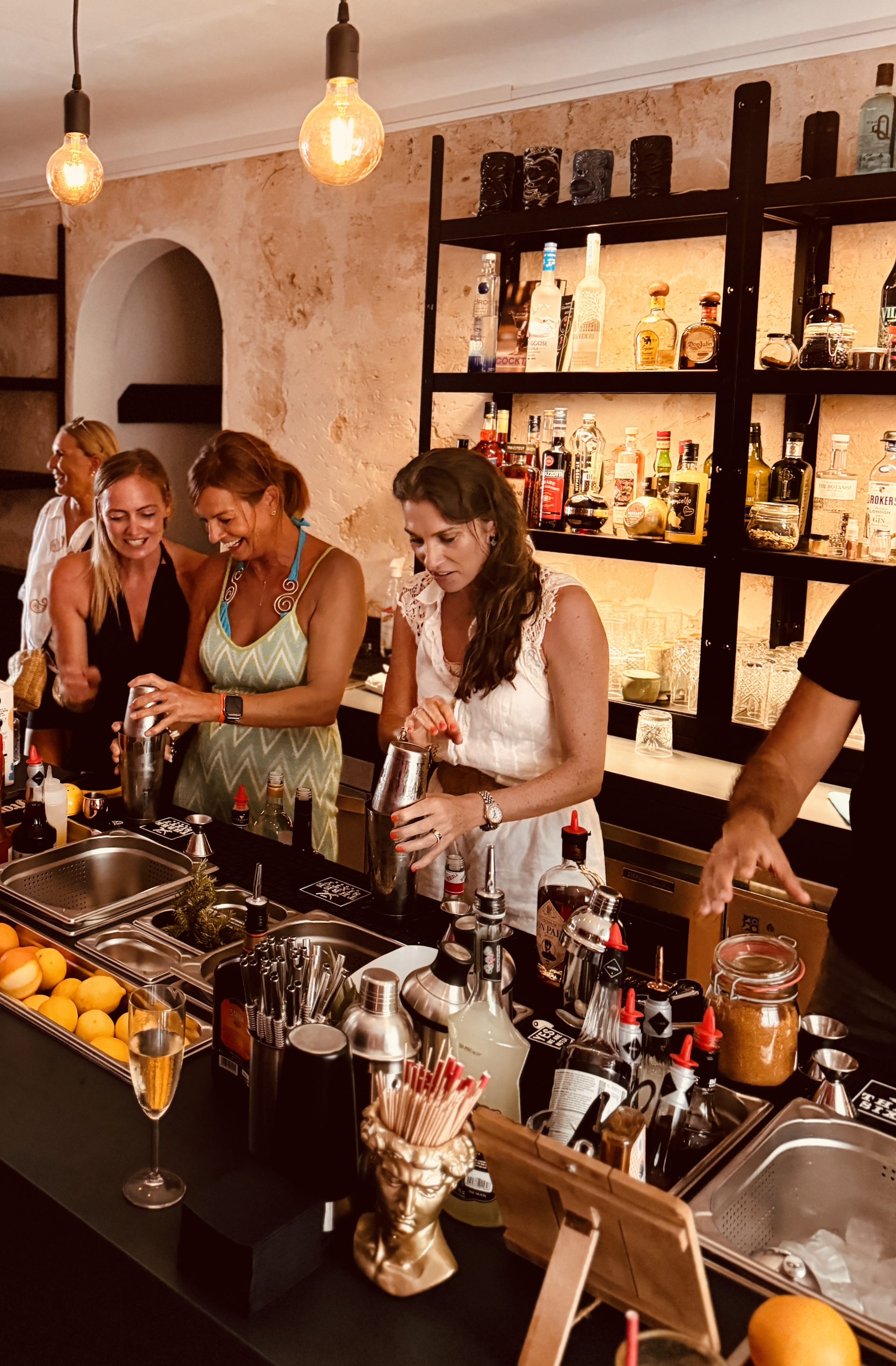 Sapoori Cala d’Or | Cocktailbar, Cocktailkurse & Restaurant