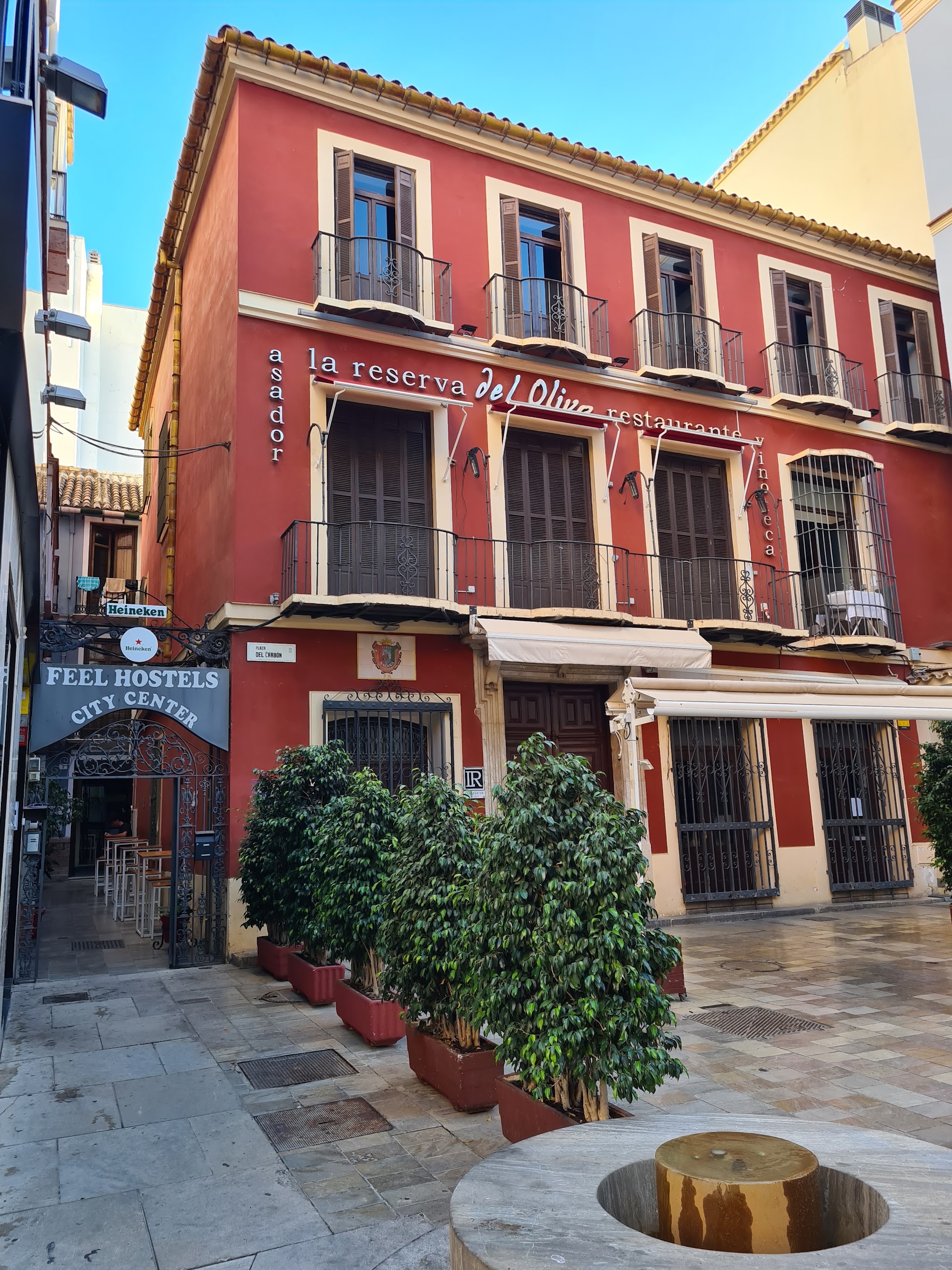 Feel Hostels City Center