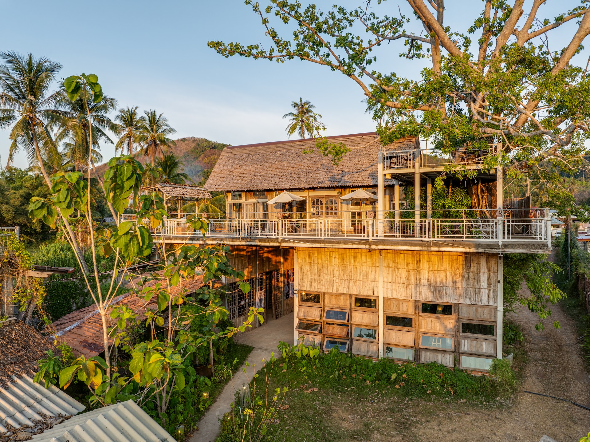 Artisan Markets in Tha Khao Beach