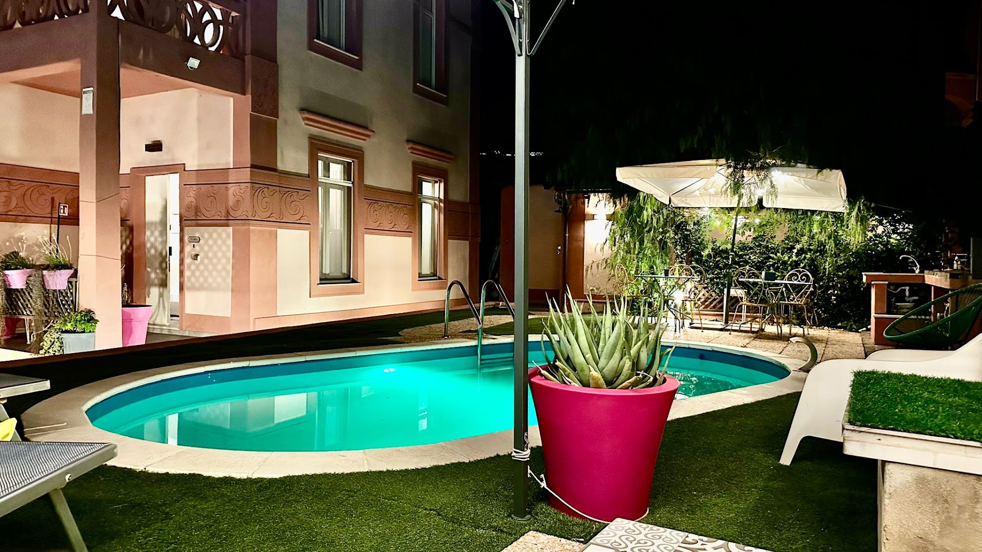 Maison Belle Époque & suites with pool